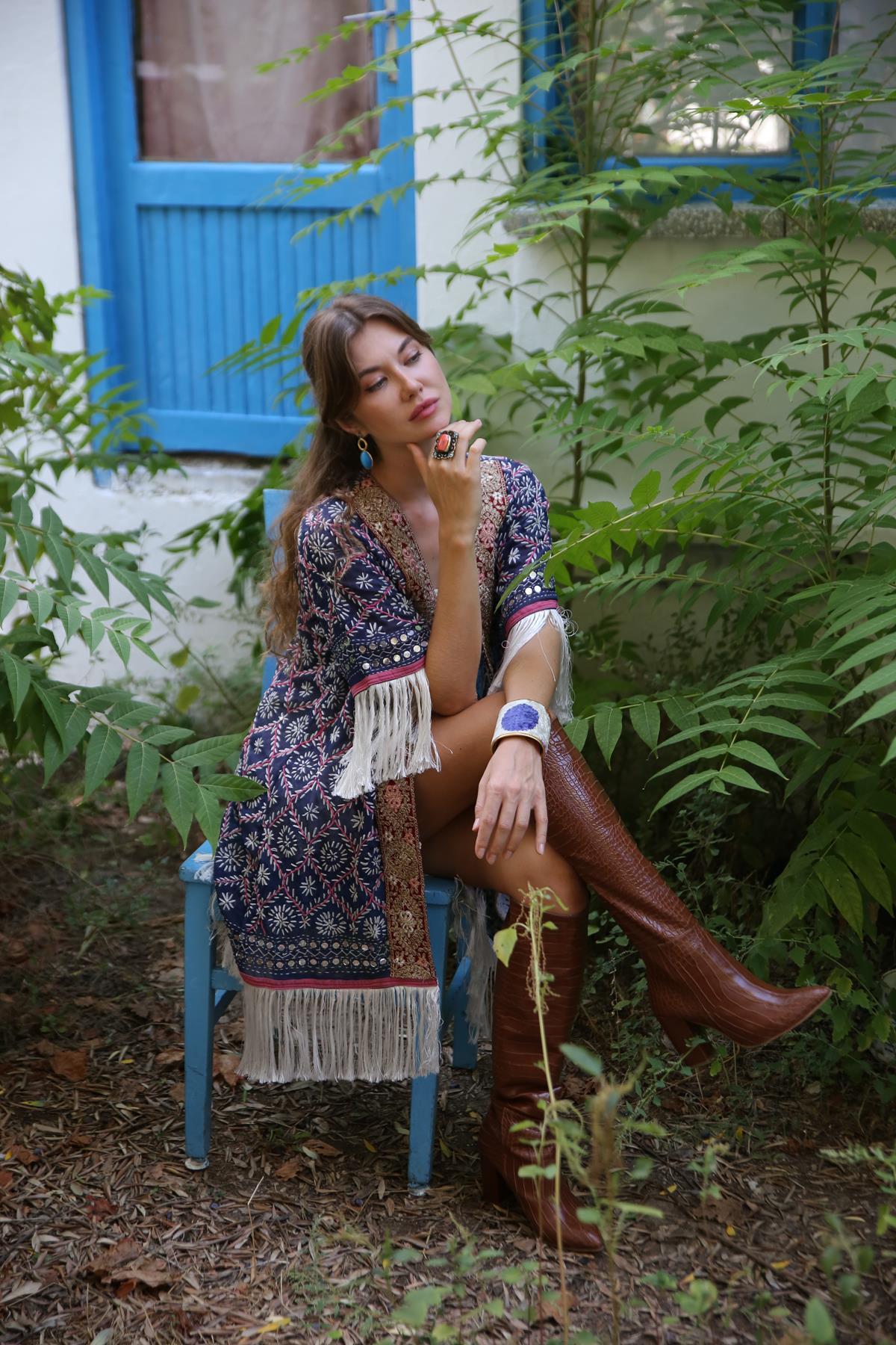 Lacivert İşlemeli Püsküllü Kaftan - Şaman Butik Lacivert İşlemeli Püsküllü Kaftan
