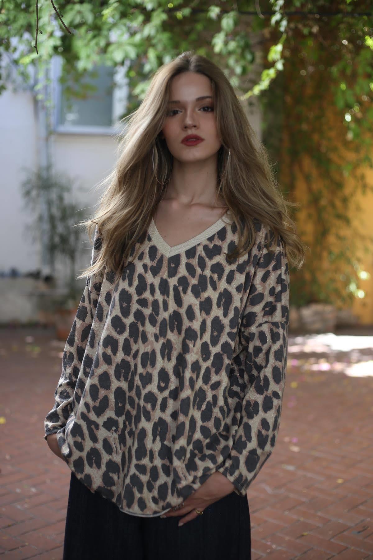 Bej Leopar Desenli V Yaka Simli Bluz
