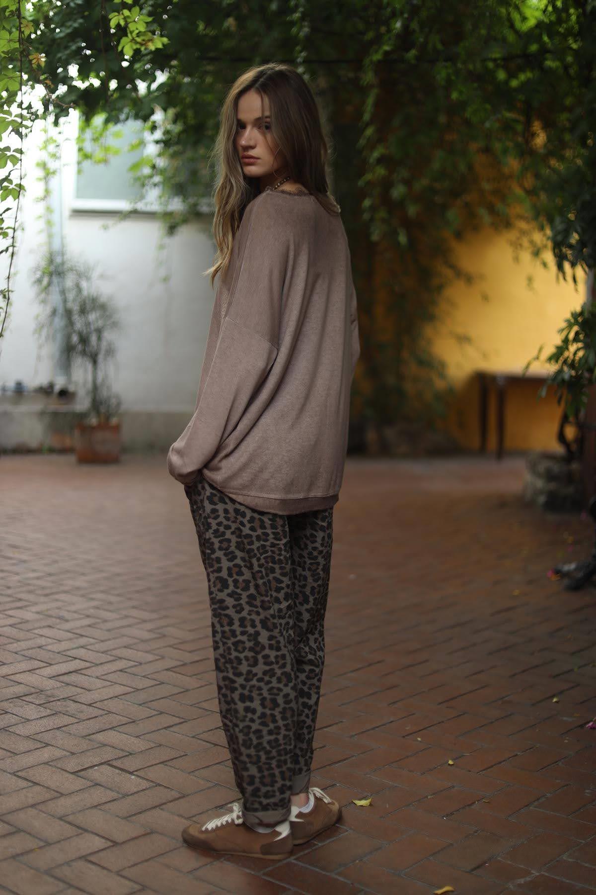 Light Brown Lace and Tinsel Collar Knit Blouse