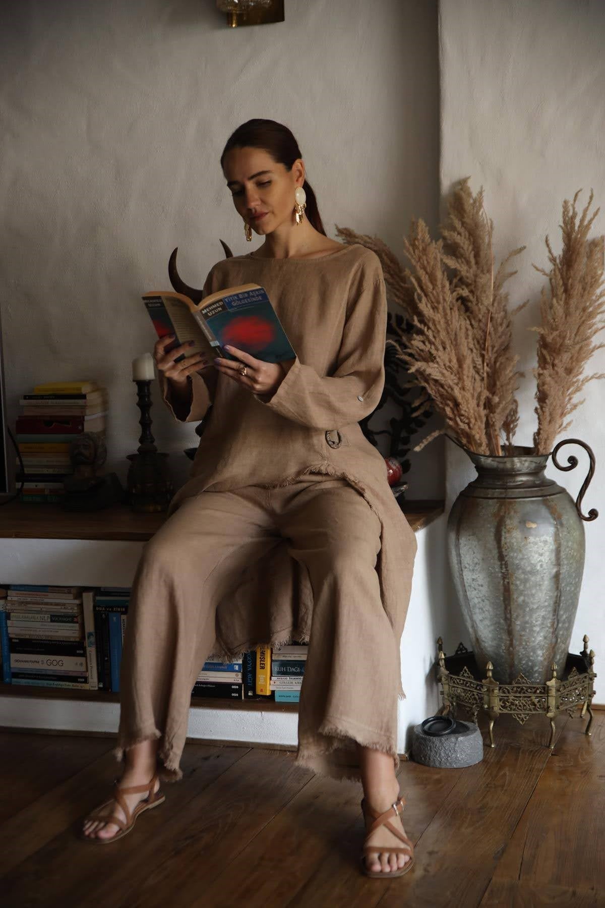 Camel Rengi Püsküllü Asimetrik Kesim Tokalı Keten Tunik