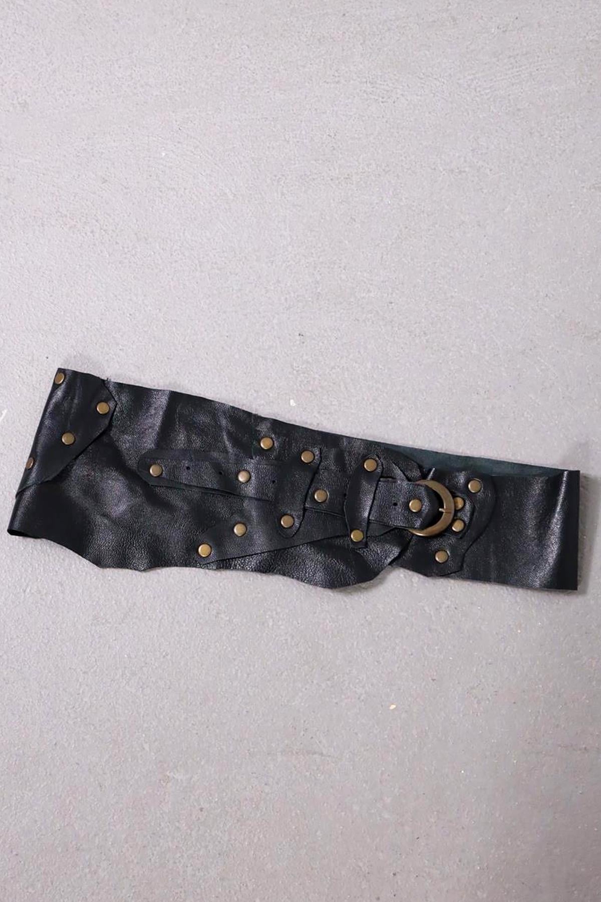 Siyah Zımbalı Parçalı Deri Kemer - Şaman Butik Siyah Zımbalı Parçalı Deri Kemer