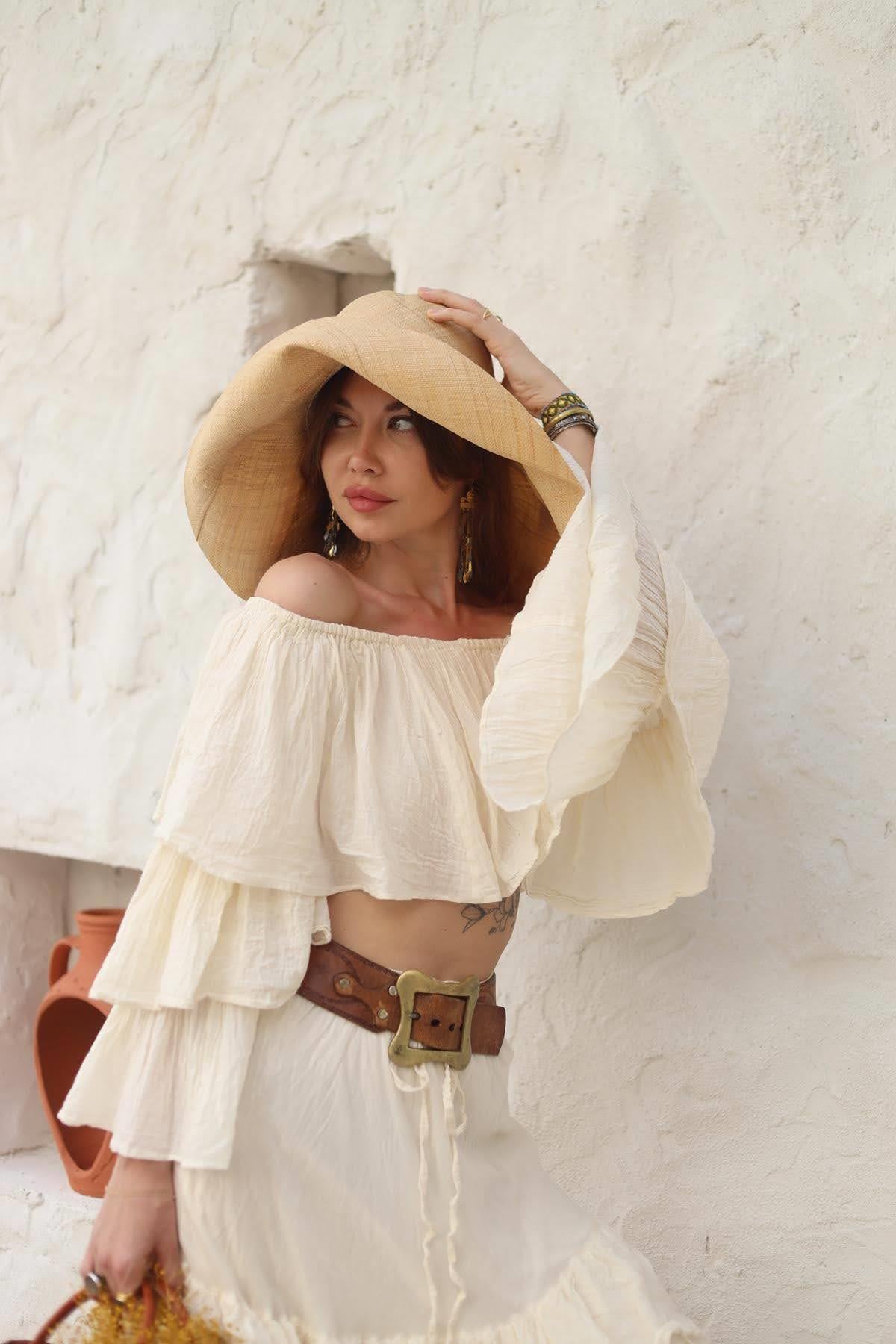 Ekru Madonna Yaka Volanlı Bolero