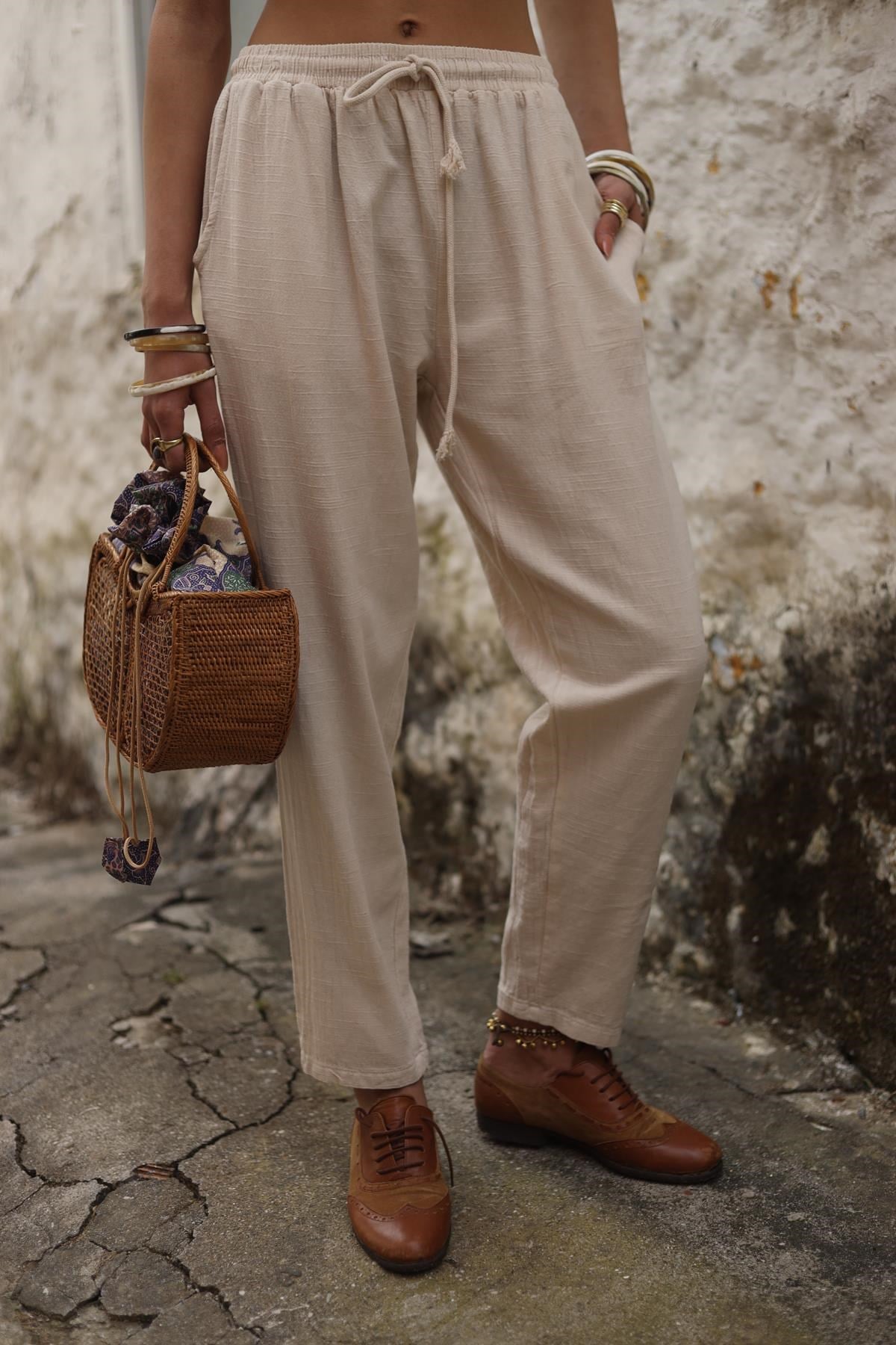 Krem Rengi Beli Lastikli İpli Pantolon