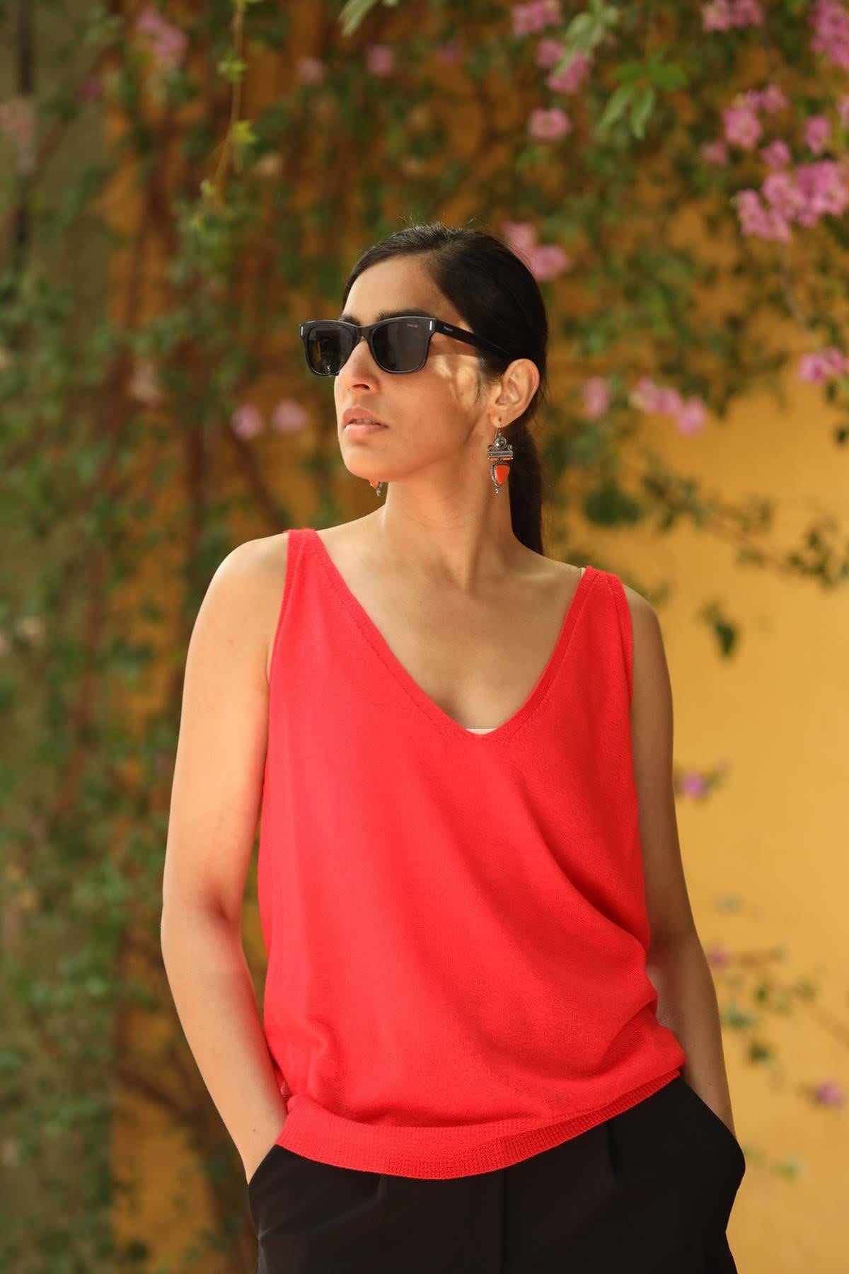 Kırmızı Önü Arkası V Yaka Askılı Merserize Bluz