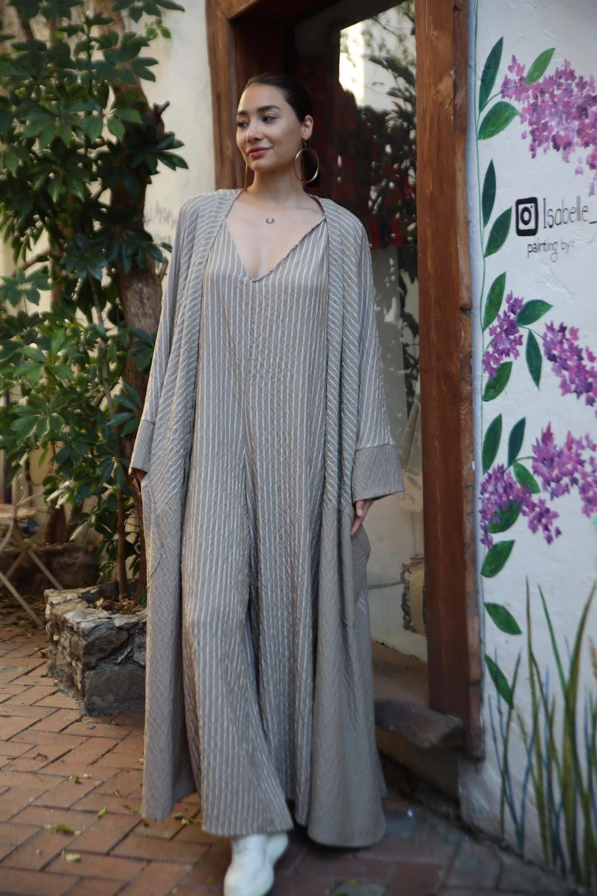 Bej Çizgili Püskül Detaylı Gofre Kaftan - Şaman Butik Bej Çizgili Püskül Detaylı Gofre Kaftan