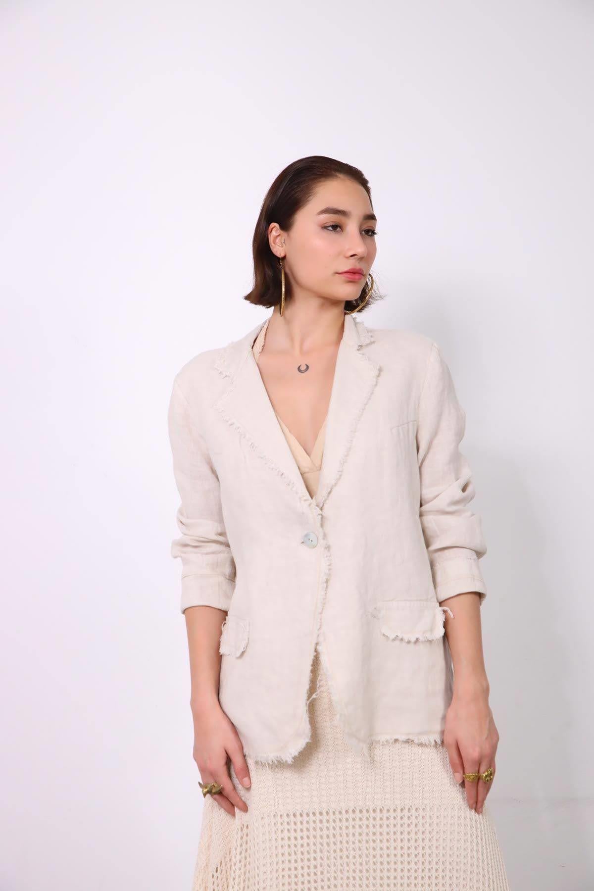 Krem Rengi Tek Düğmeli Püsküllü Ceket - Şaman Butik Krem Rengi Tek Düğmeli Püsküllü Ceket