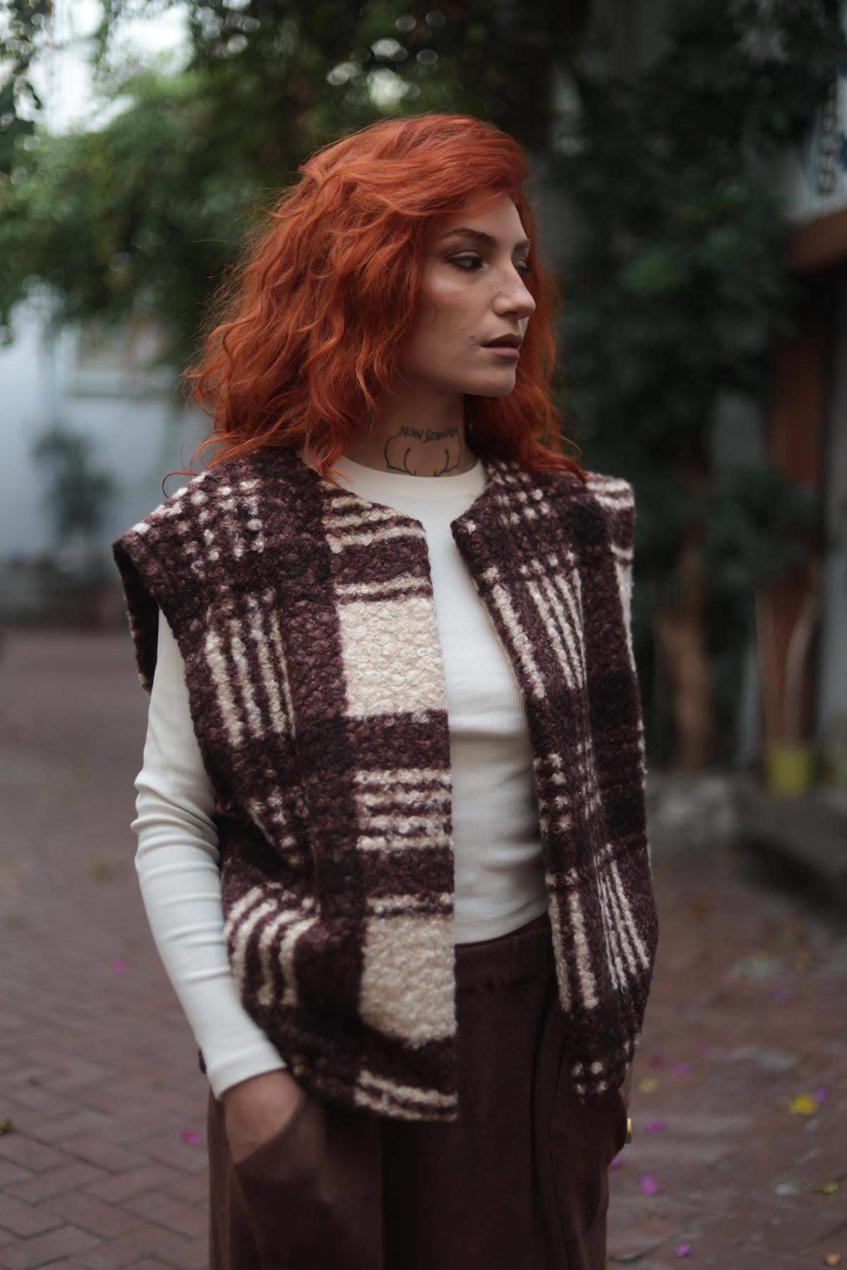Kahverengi Ekose Keçe Yelek