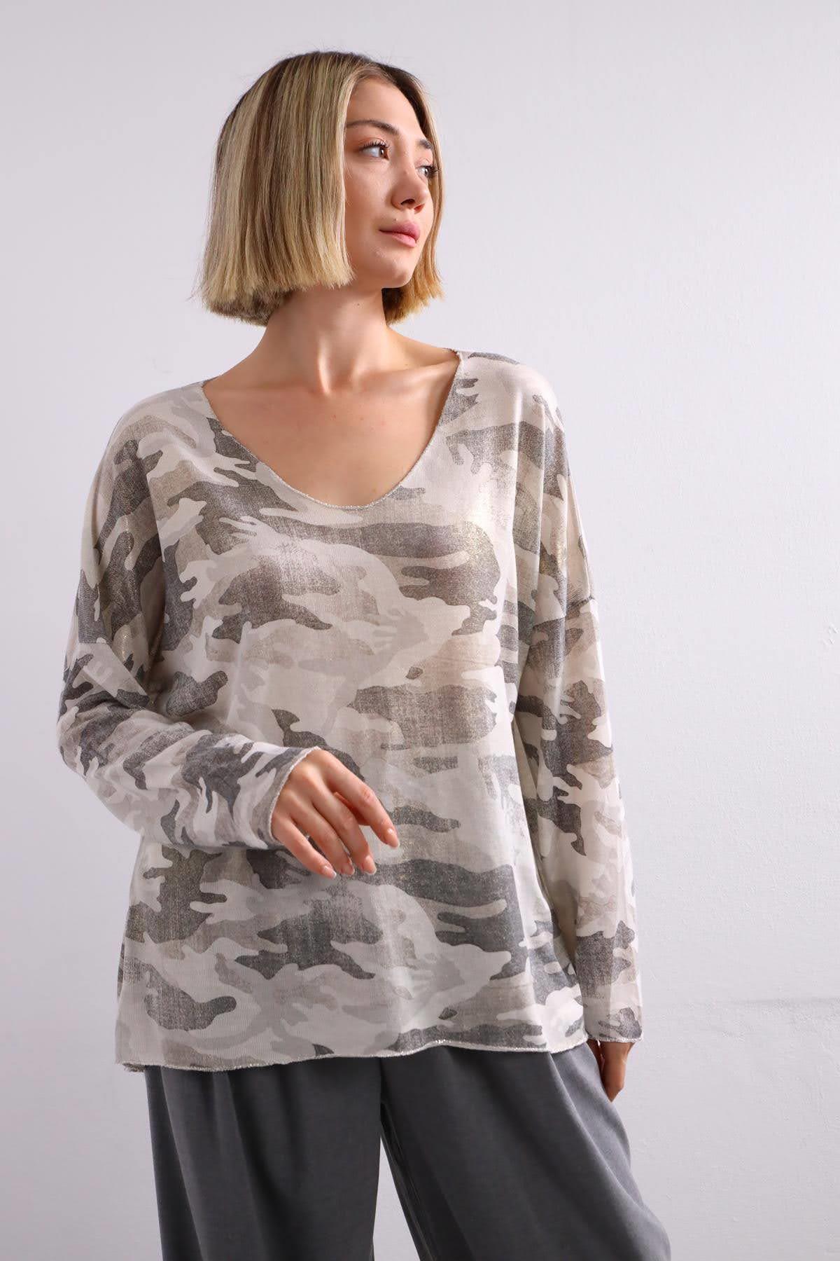 Beyaz Kamuflaj Desenli Parlak Triko Bluz - Şaman Butik - Bohem Giyim ve Aksesuar | Kadın & Erkek Beyaz Kamuflaj Desenli Parlak Triko Bluz