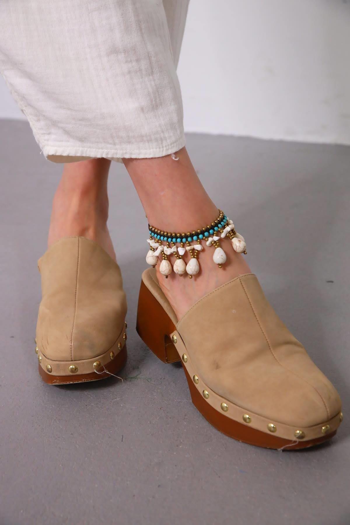 Beyaz Ve Turkuaz Taşlı Sallantılı Halhal - Şaman Butik Beyaz Ve Turkuaz Taşlı Sallantılı Halhal