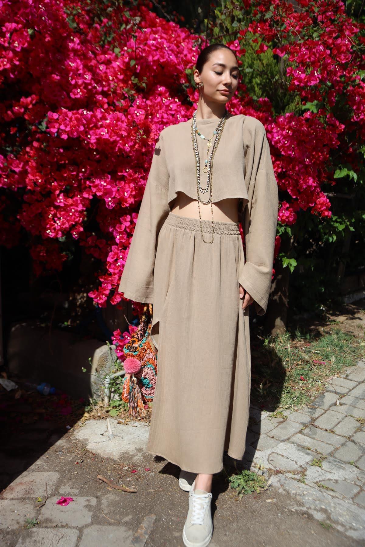 Sütlü Kahve Yırtmaçlı Etek ve Crop Takım - Şaman Butik Sütlü Kahve Yırtmaçlı Etek ve Crop Takım