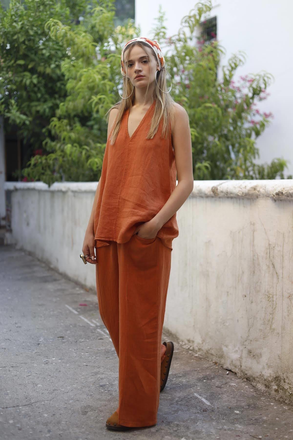 Kiremit Rengi Sırt Detaylı Keten Bluz