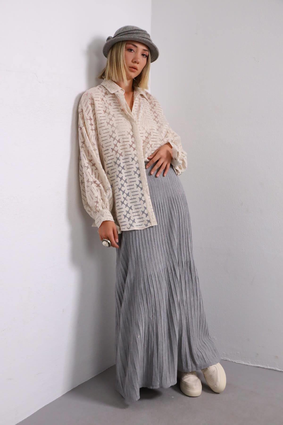 Krem Rengi Kendinden Desenli Kolu Bağlamalı Gömlek - Şaman Butik Krem Rengi Kendinden Desenli Kolu Bağlamalı Gömlek