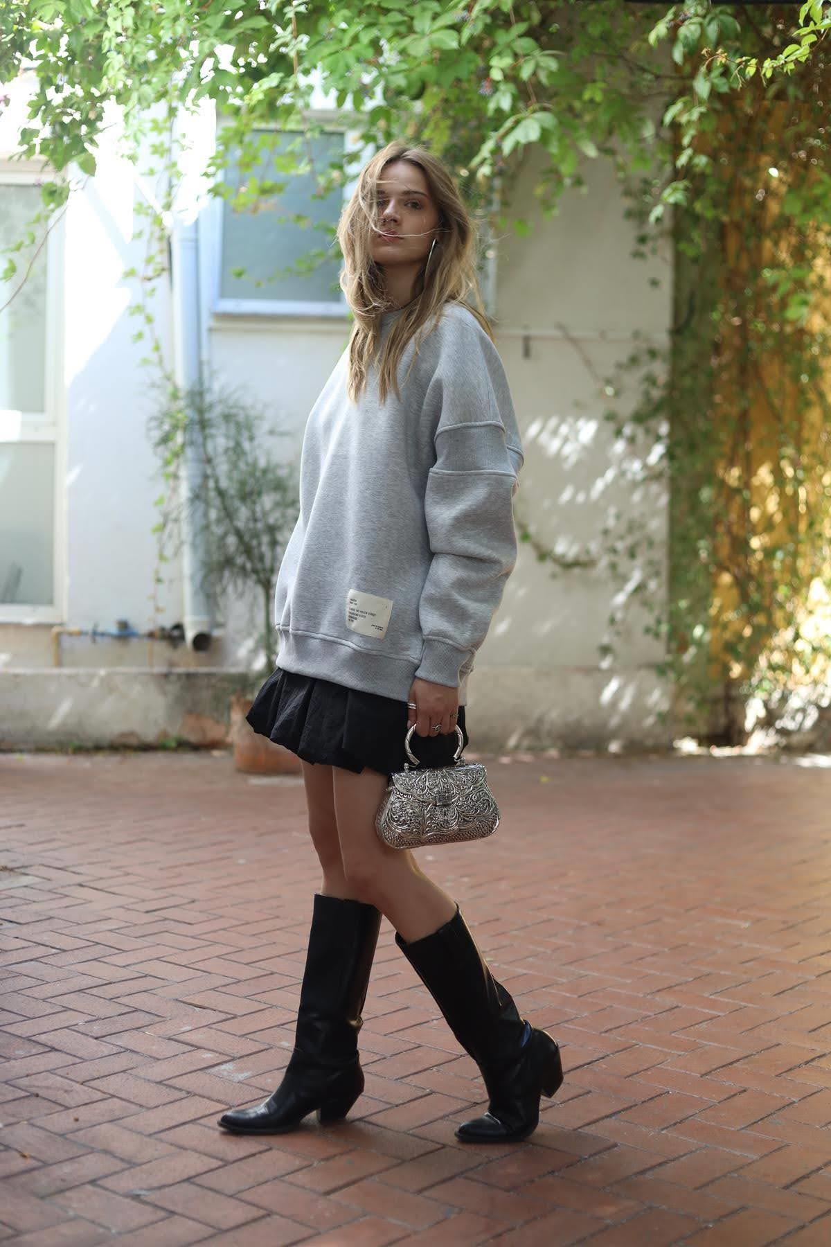 Gri Sırtı Fermuarlı Sweat