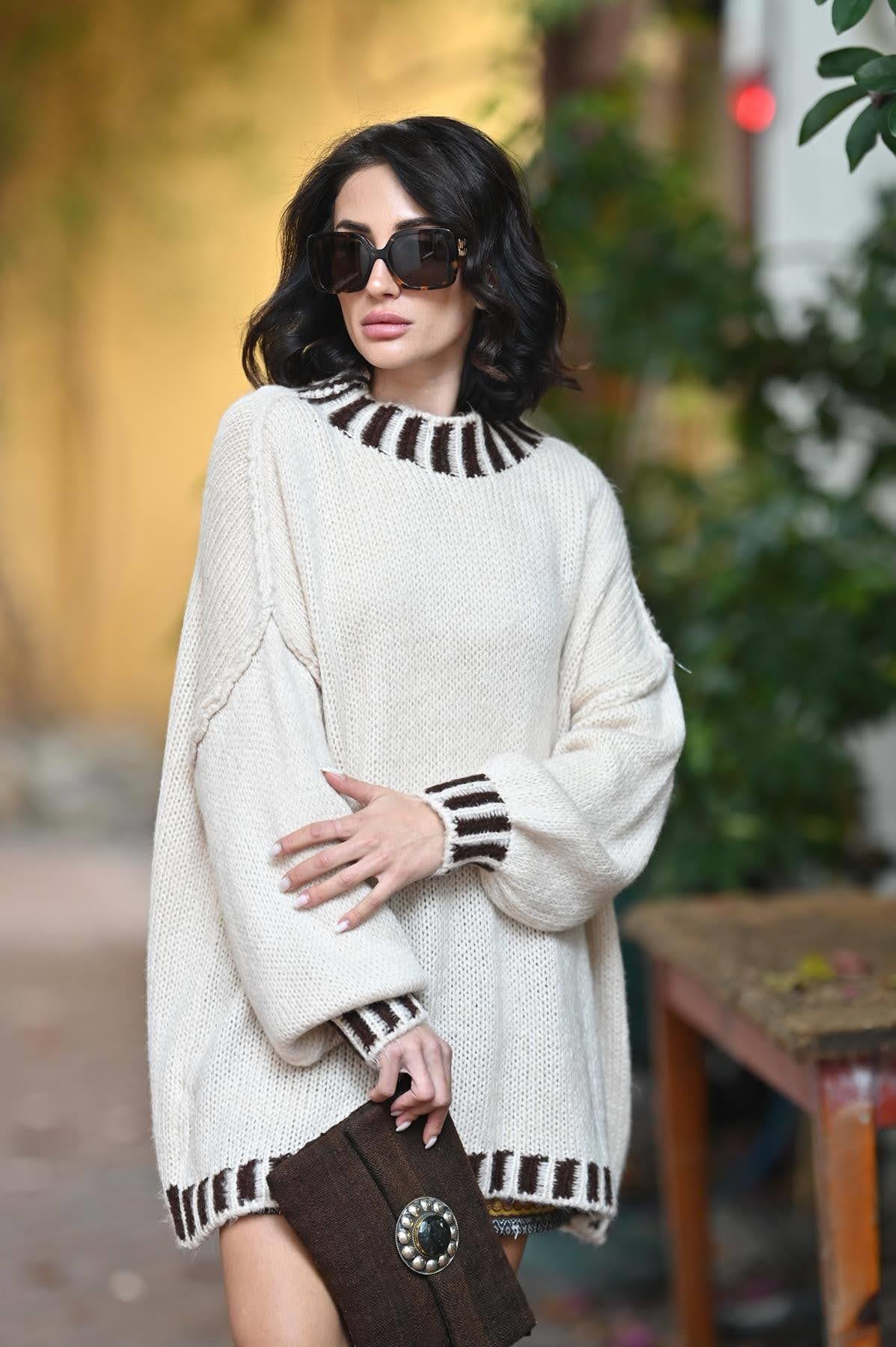 Ekru Çizgi Detaylı Yarım Balıkçı Kazak