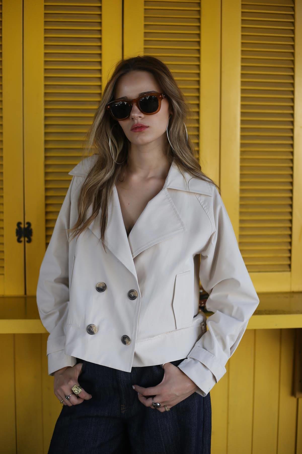 Taş Rengi Kısa Trençkot