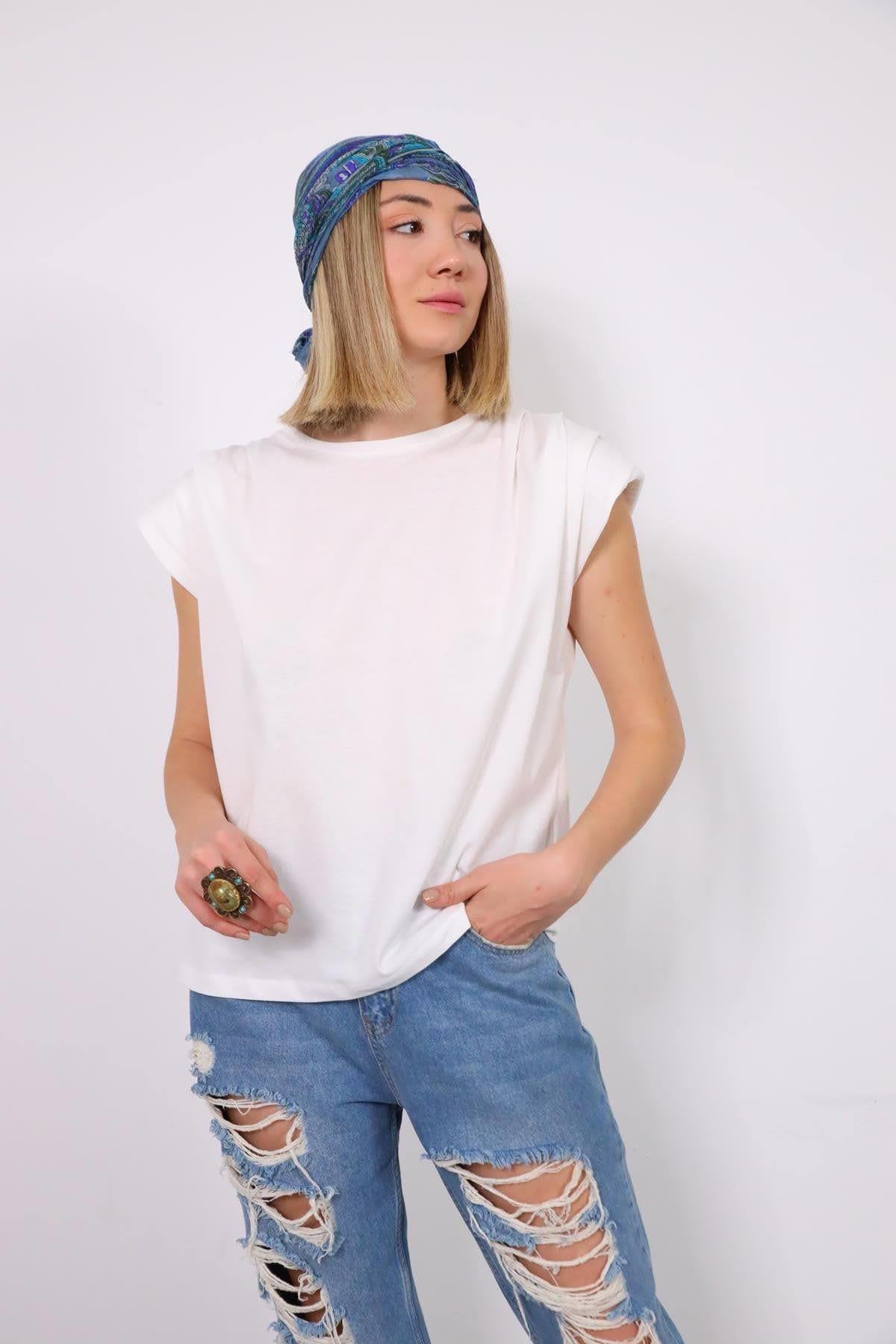 Beyaz Vatkalı Omzu Pileli Tshirt - Şaman Butik Beyaz Vatkalı Omzu Pileli Tshirt