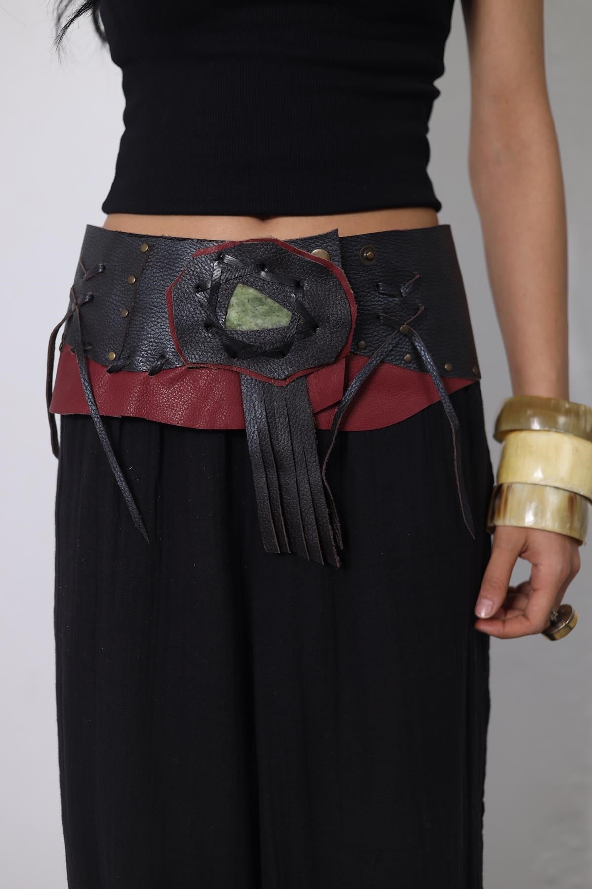 Siyah Doğal Taşlı Deri Kemer