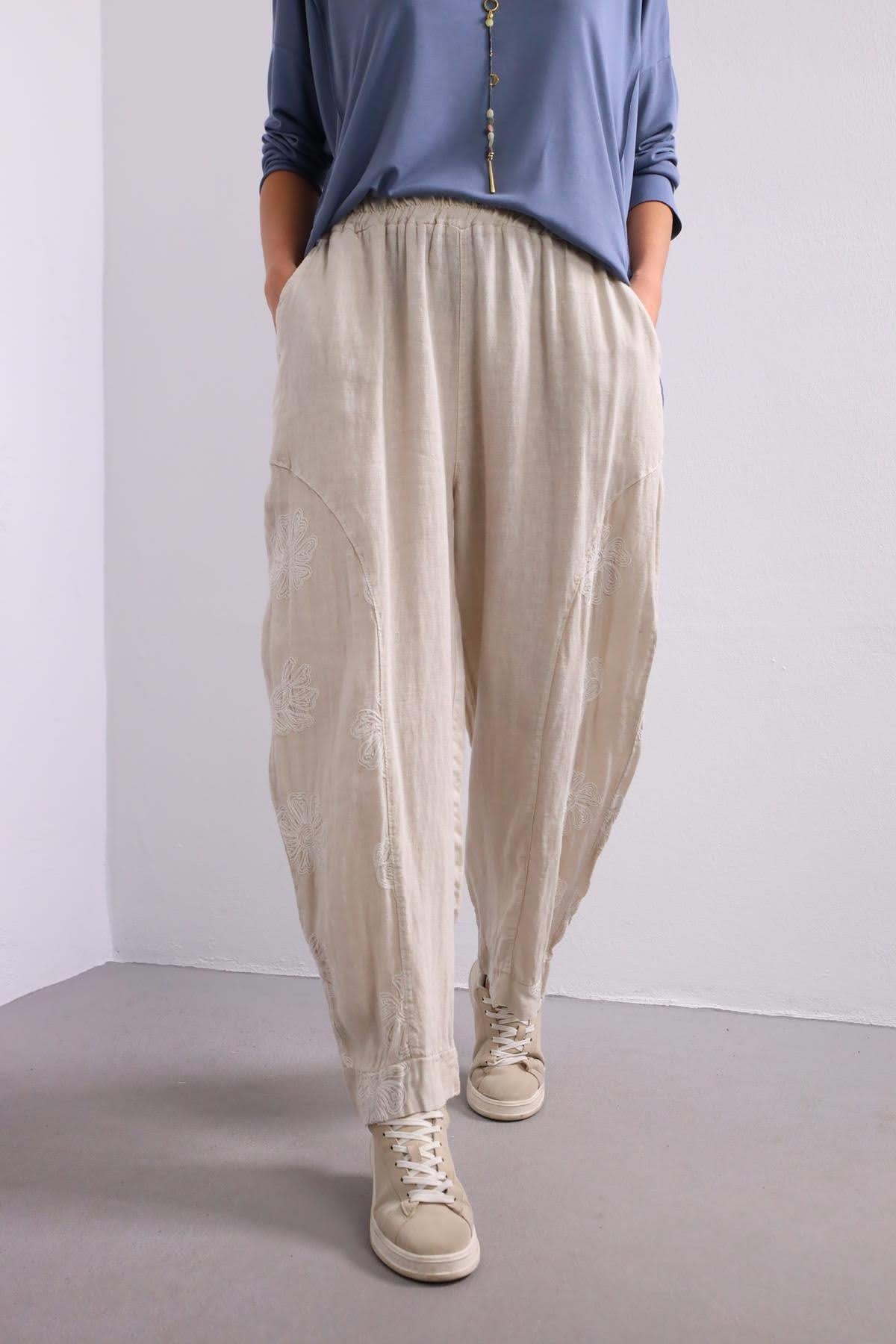 Krem Rengi Çiçek İşlemeli Keten Pantolon - Şaman Butik Krem Rengi Çiçek İşlemeli Keten Pantolon