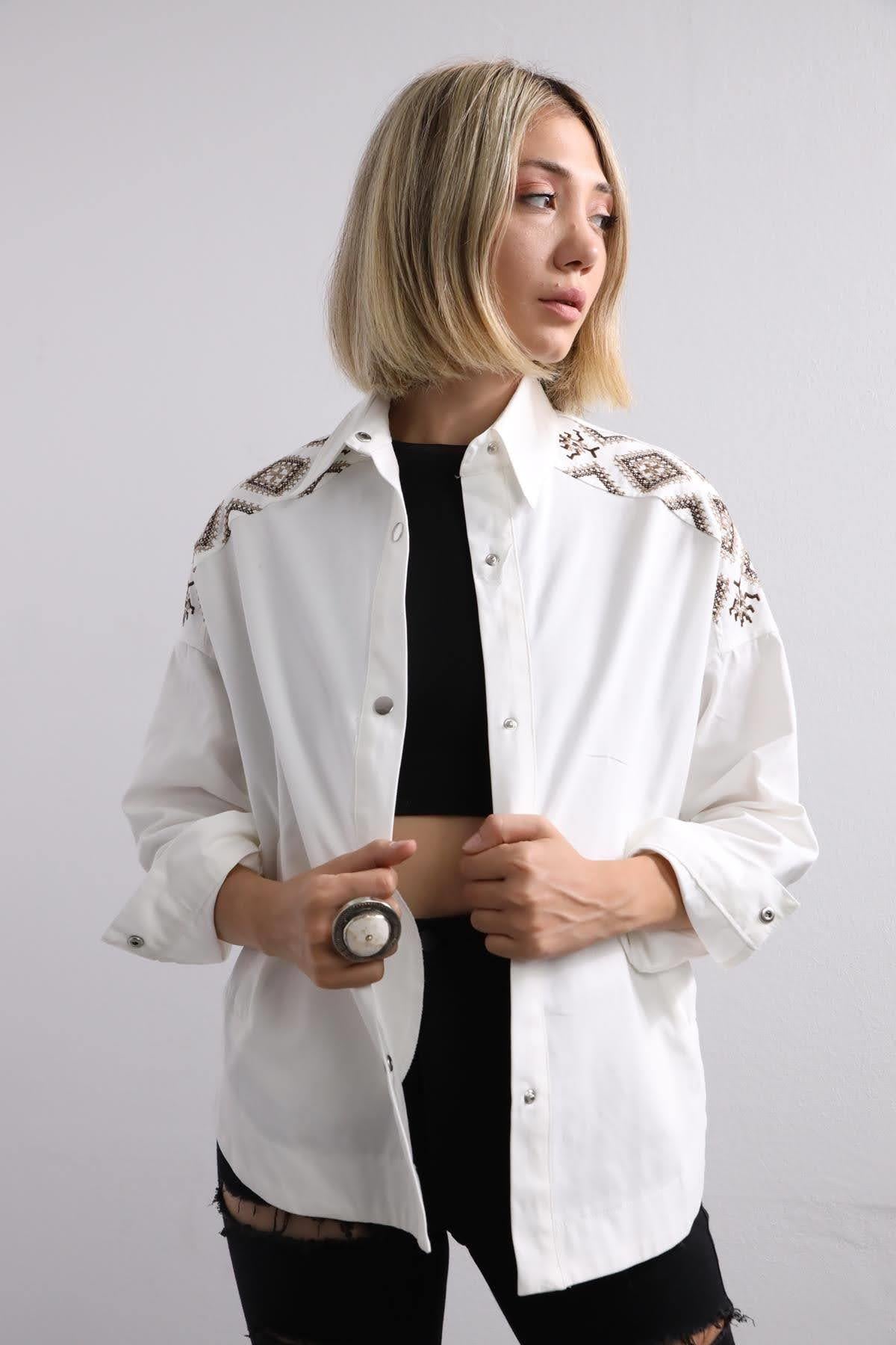 Beyaz Etnik İşlemeli Ceket - Şaman Butik Beyaz Etnik İşlemeli Ceket