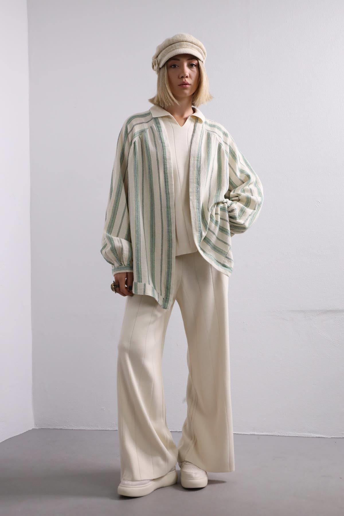  Krem Rengi Çizgili Keten Ceket