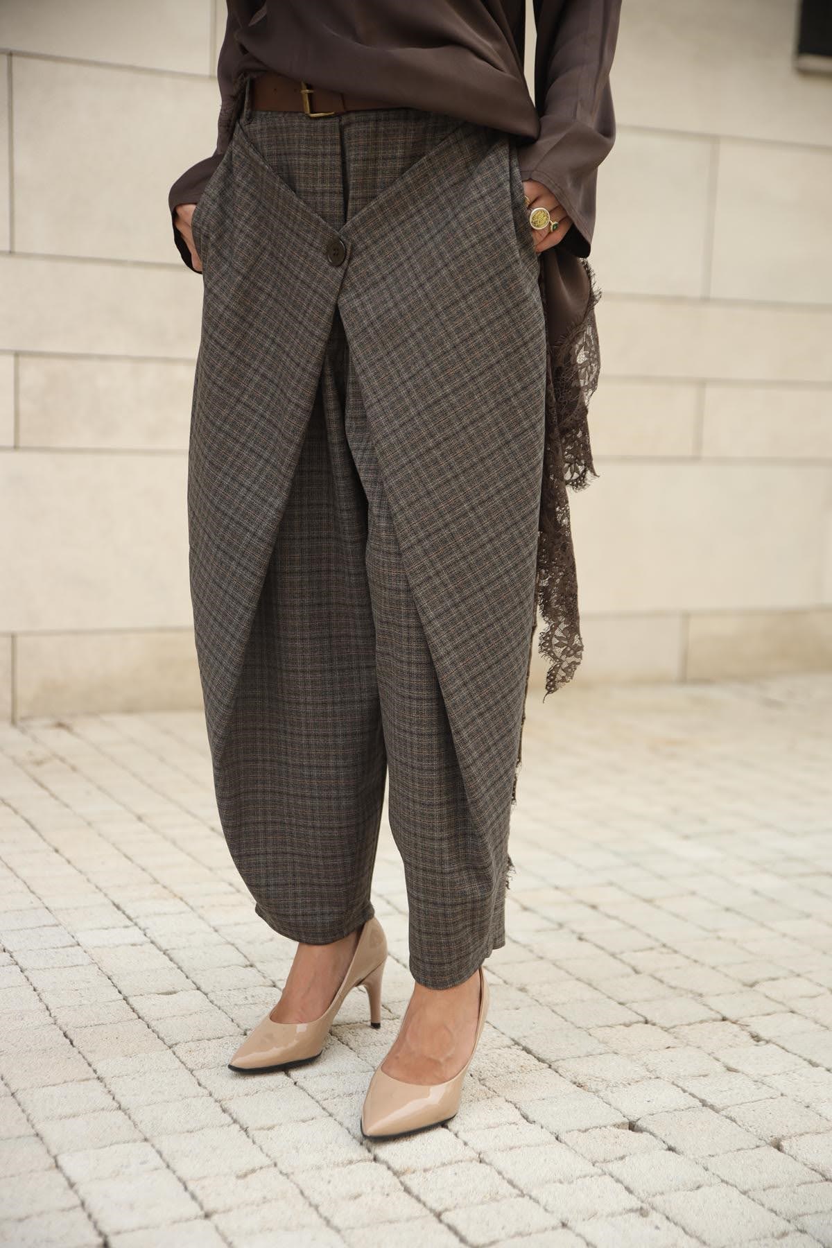 Kahverengi Önü Düğmeli Parçalı Ekose Pantolon