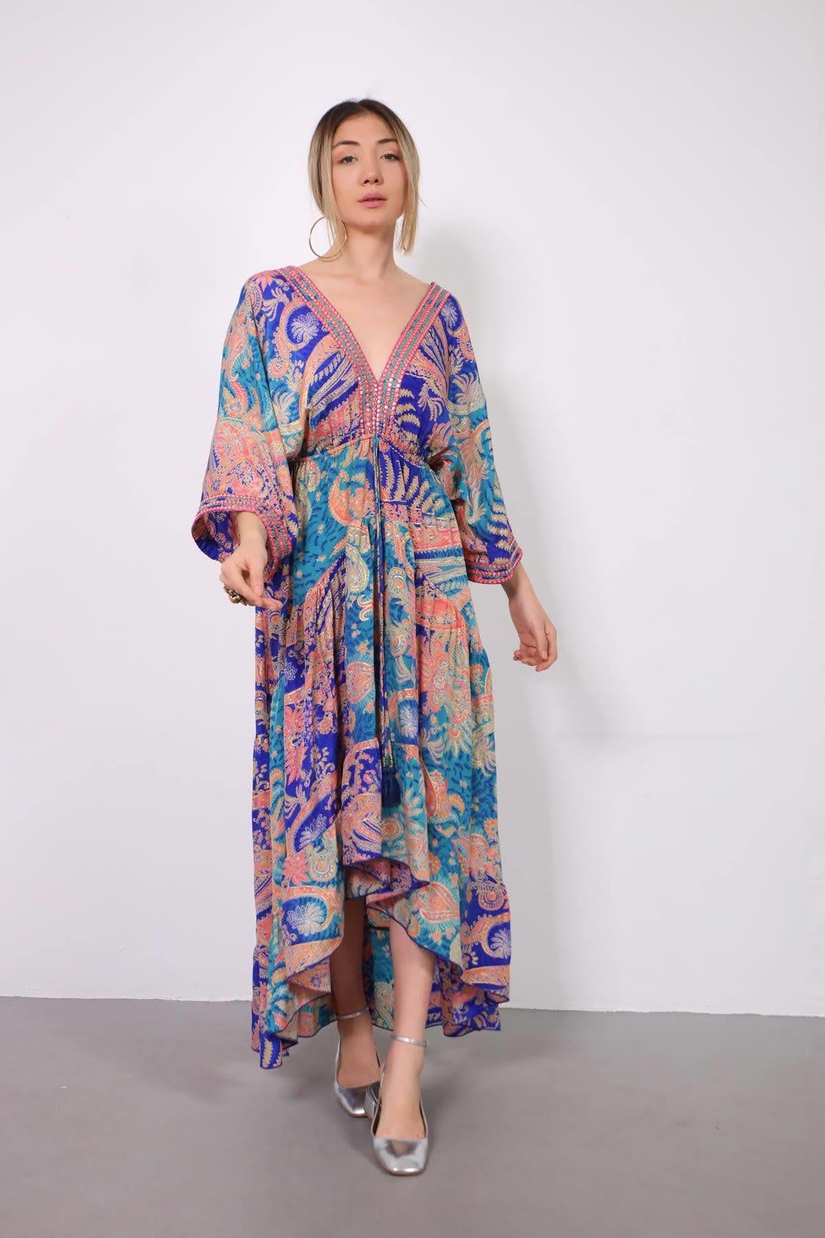 Mavi Püsküllü V Yaka Otantik Desenli İpek Elbise - Şaman Butik Mavi Püsküllü V Yaka Otantik Desenli İpek Elbise
