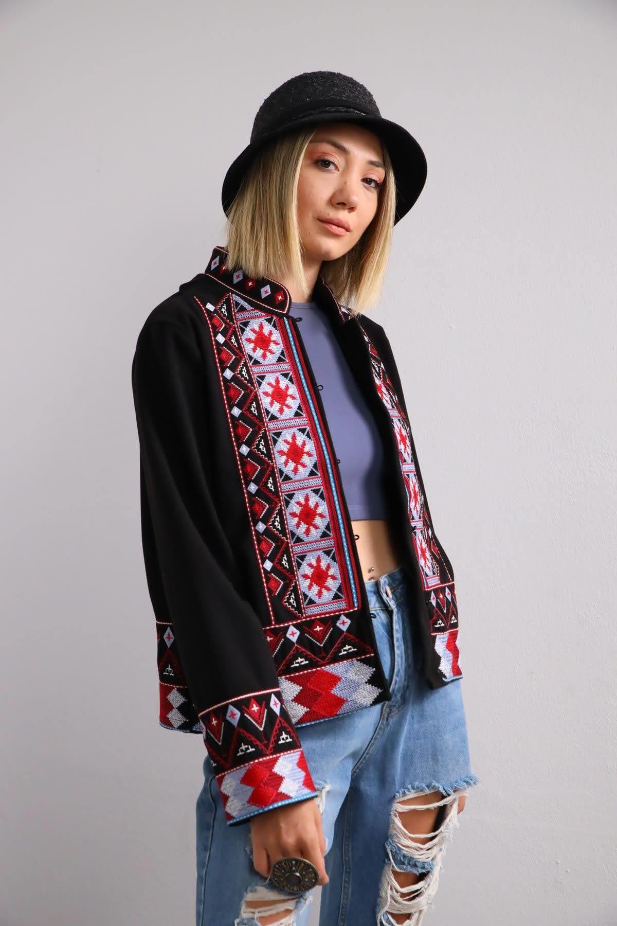 Siyah Etnik İşlemeli Kaşe Ceket - Şaman Butik Siyah Etnik İşlemeli Kaşe Ceket
