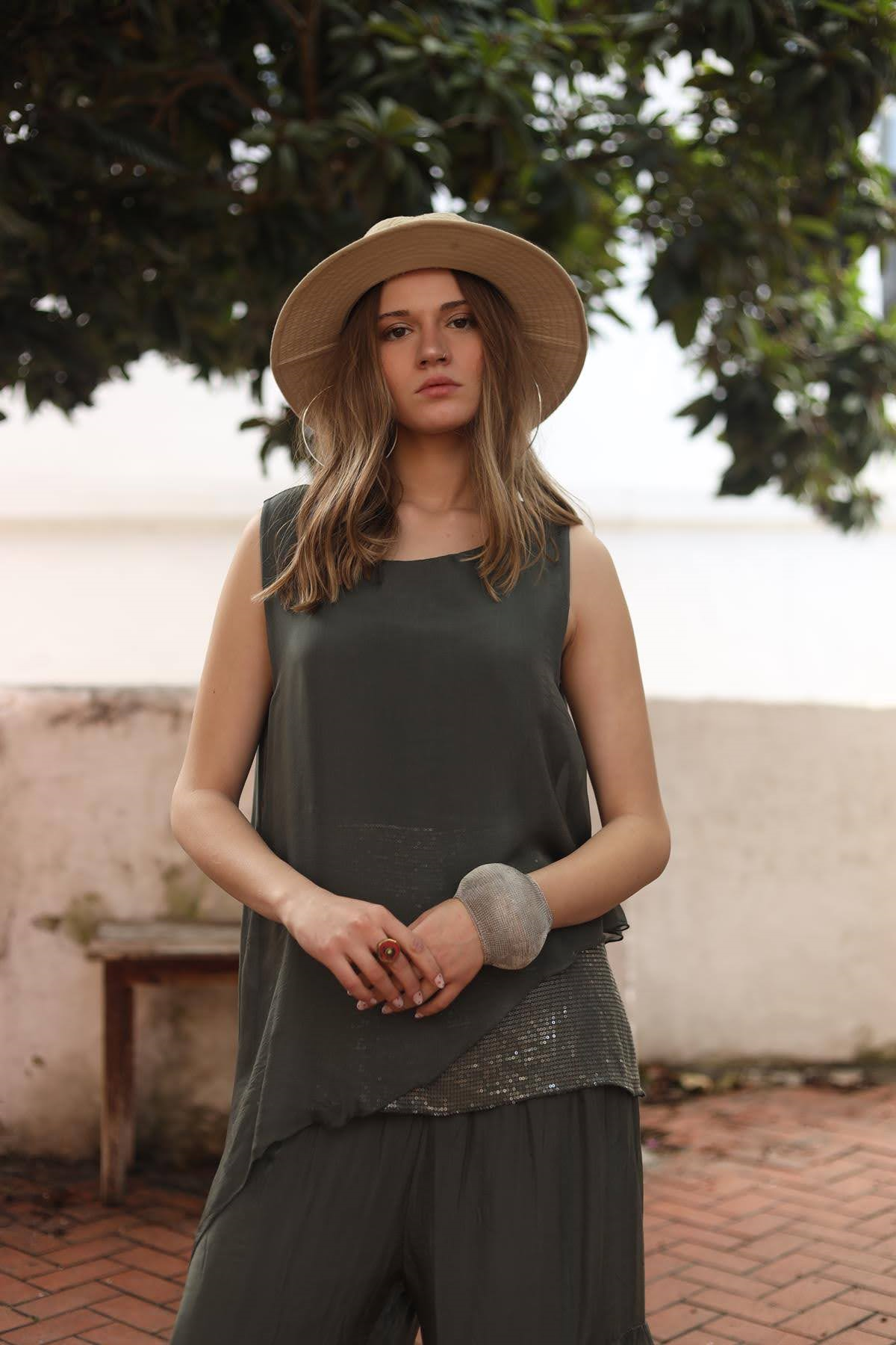 Haki Payetli Asimetrik Askılı İpek Bluz