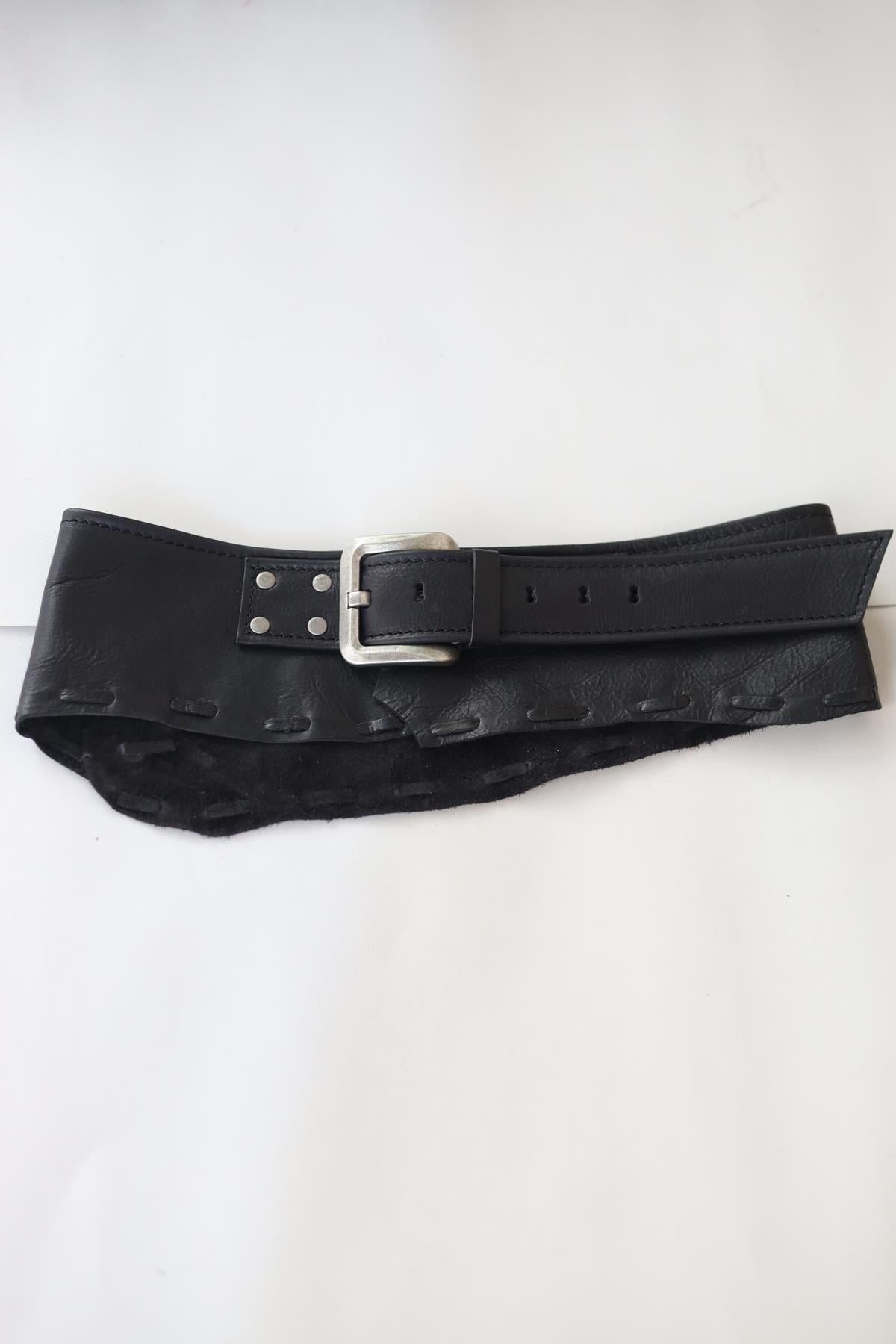 Siyah Parçalı Deri Kemer