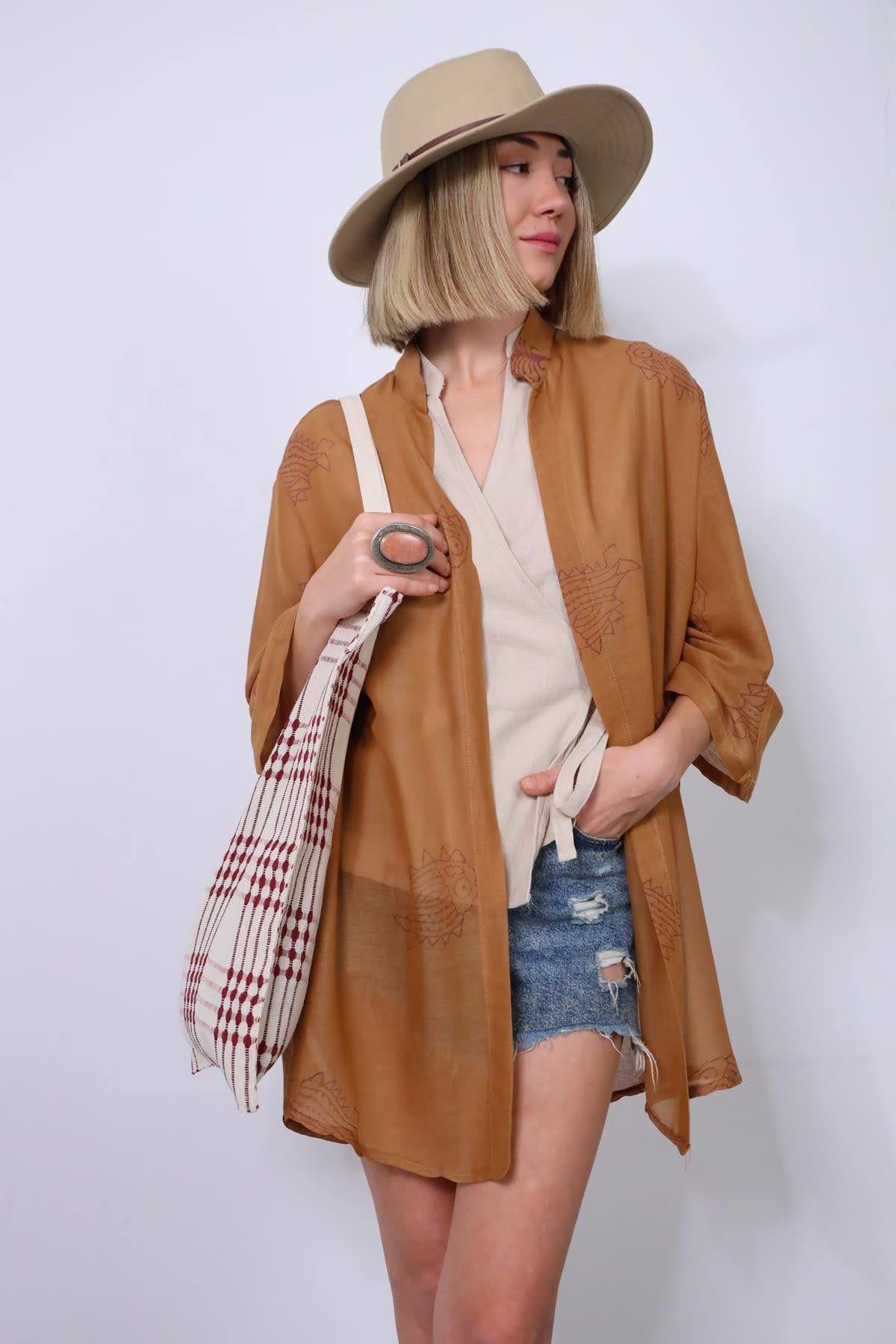  Camel Rengi Desenli Şık Kimono