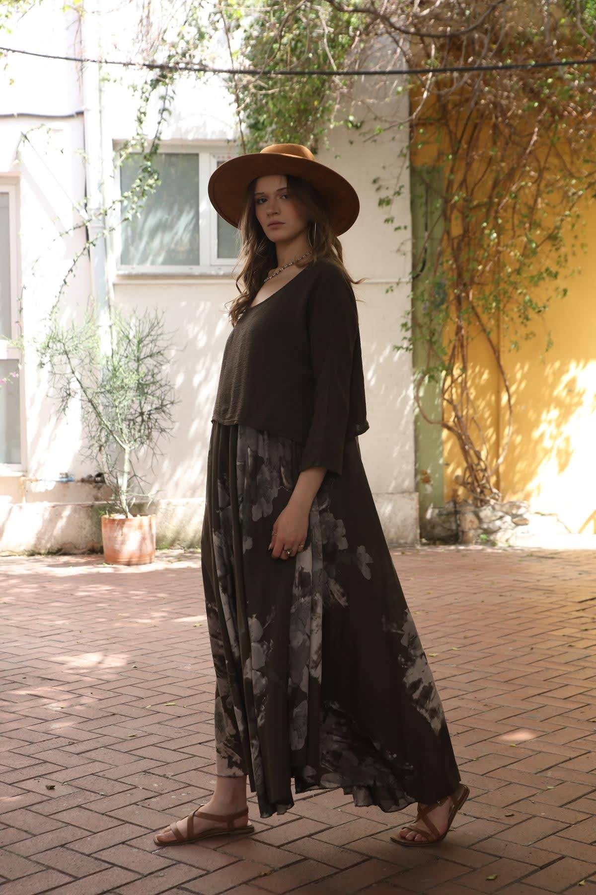 Kahverengi Çiçek Desenli Bluz Detaylı Elbise