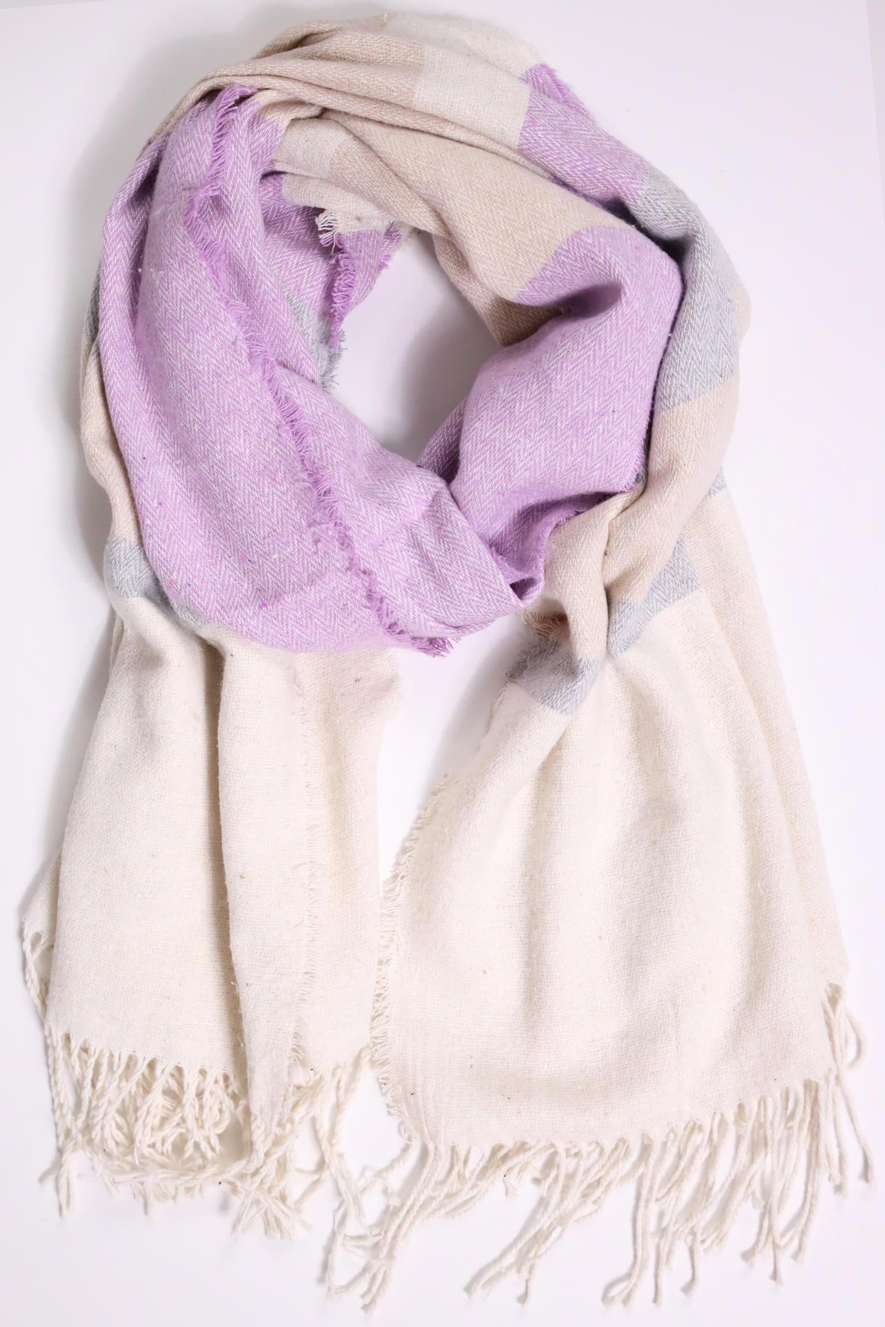 Lila Desenli Saçaklı Şal Lila Desenli Saçaklı Şal