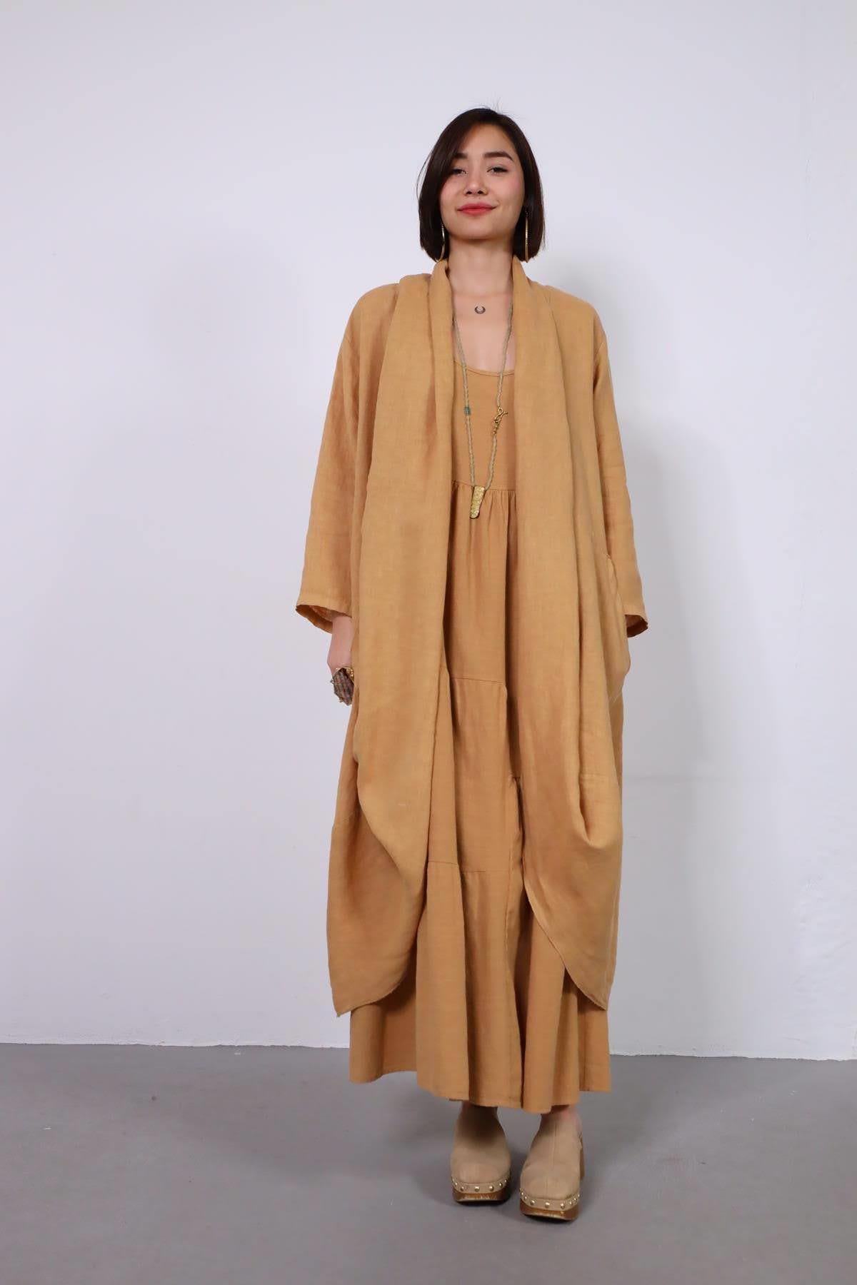 Camel Rengi Cepli Arkası Dikiş Detaylı Keten Kaftan - Şaman Butik Camel Rengi Cepli Arkası Dikiş Detaylı Keten Kaftan