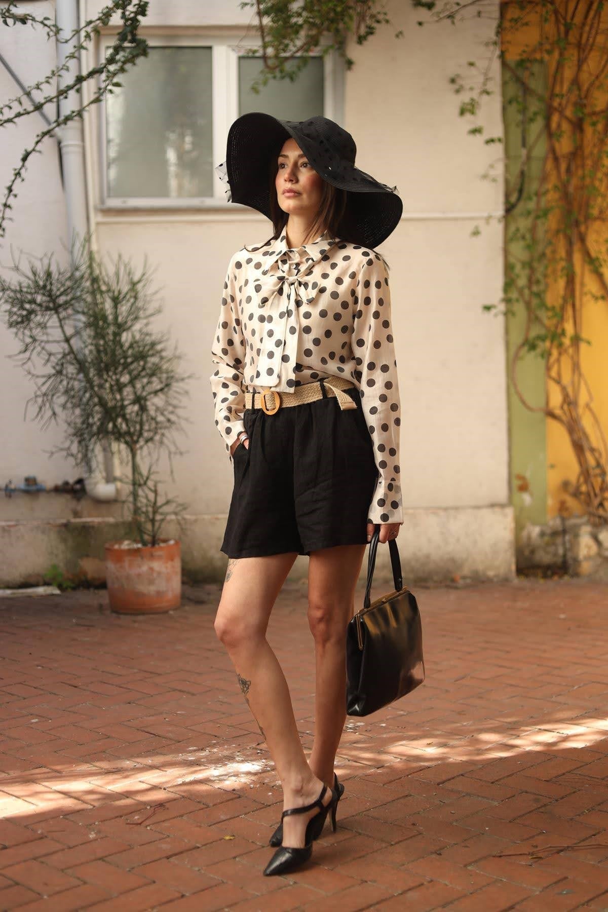 Siyah Beli Lastikli Keten Şort