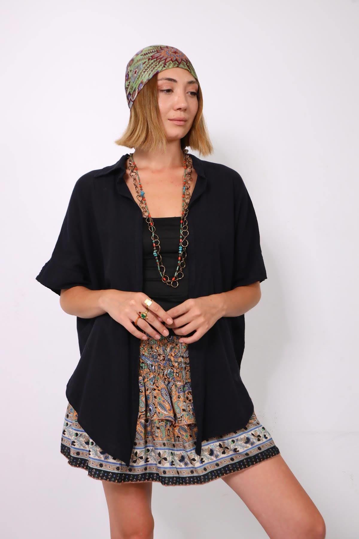 Siyah Oval Kesim Düğmesiz Gömlek - Şaman Butik Siyah Oval Kesim Düğmesiz Gömlek