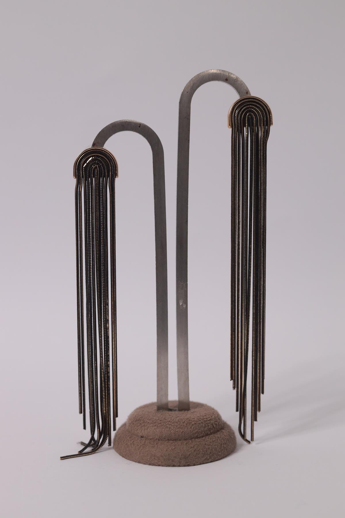 Gold Detaylı Sallantılı Küpe