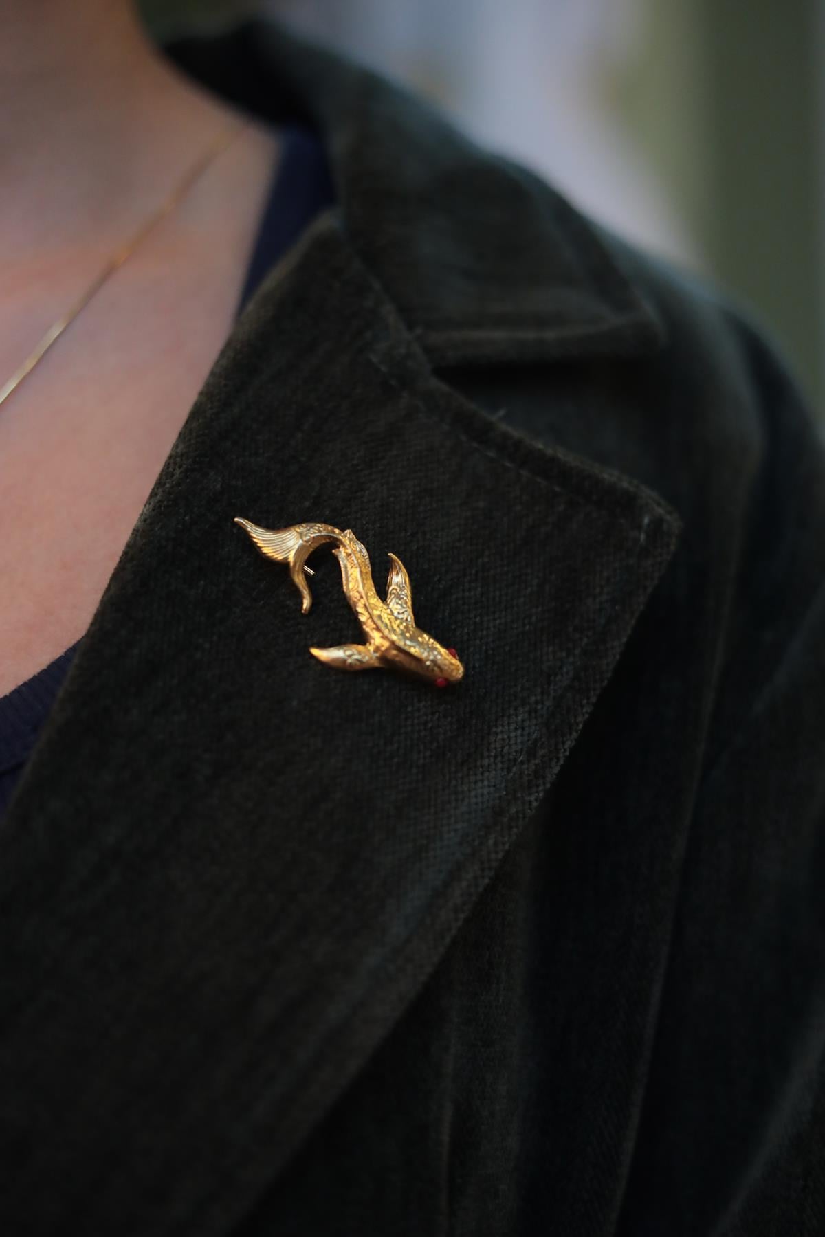 Bronz Üstü Altın Suyu Balıklı Broş