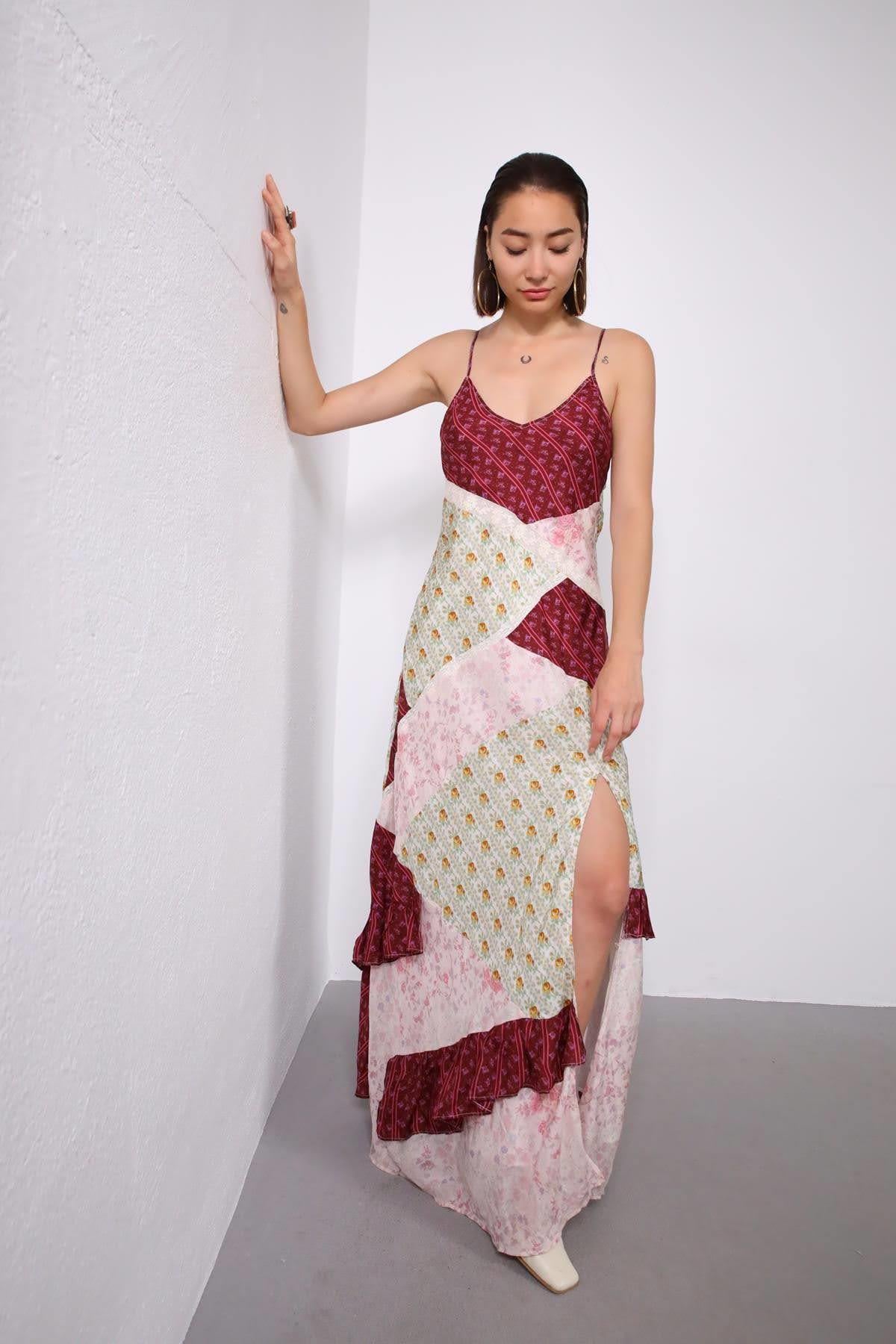 Bordo Desenli Yırtmaçlı Güpür Detaylı Otantik Elbise - Şaman Butik Bordo Desenli Yırtmaçlı Güpür Detaylı Otantik Elbise