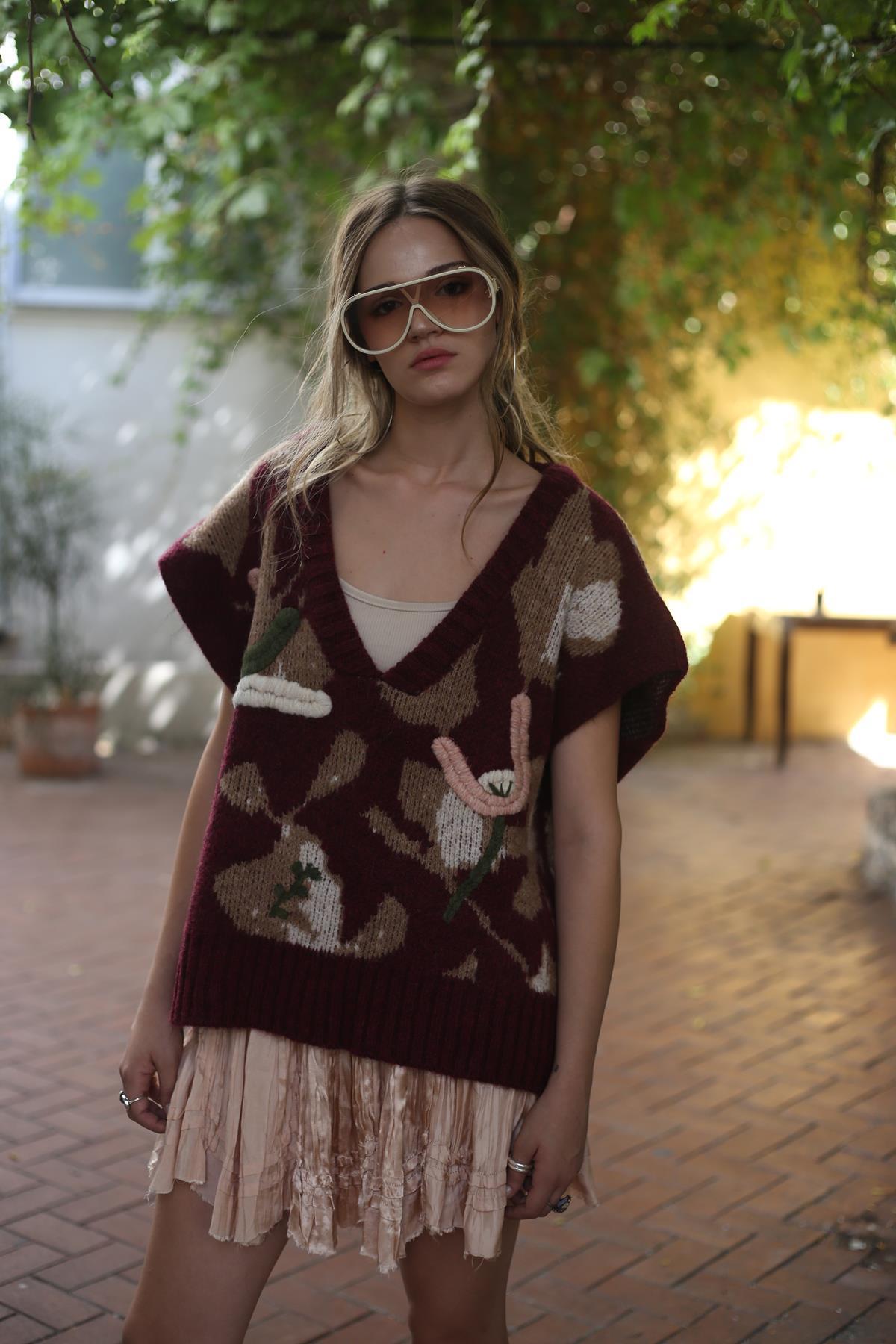 Bordo Kabartmalı Süveter