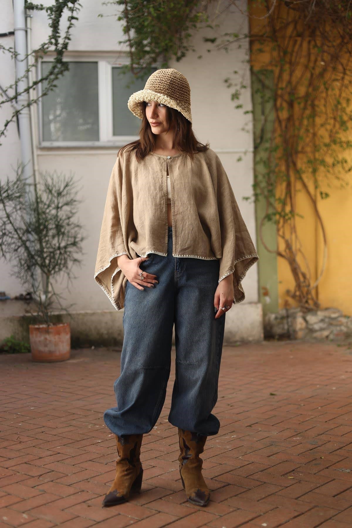 Camel Rengi Tek Düğmeli Yarasa Kol Keten Hırka