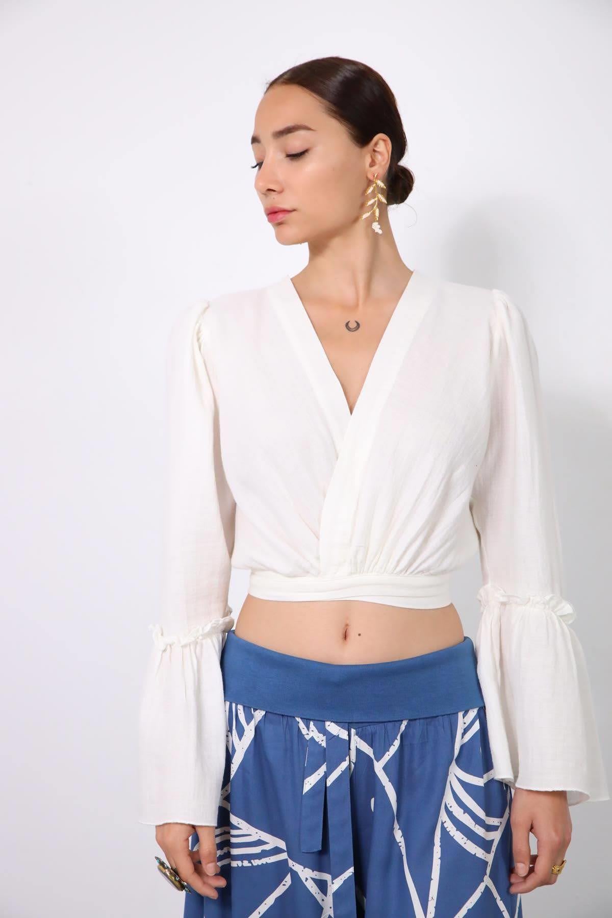 Beyaz Kolları Fırfırlı Anvelop Bluz - Şaman Butik Beyaz Kolları Fırfırlı Anvelop Bluz