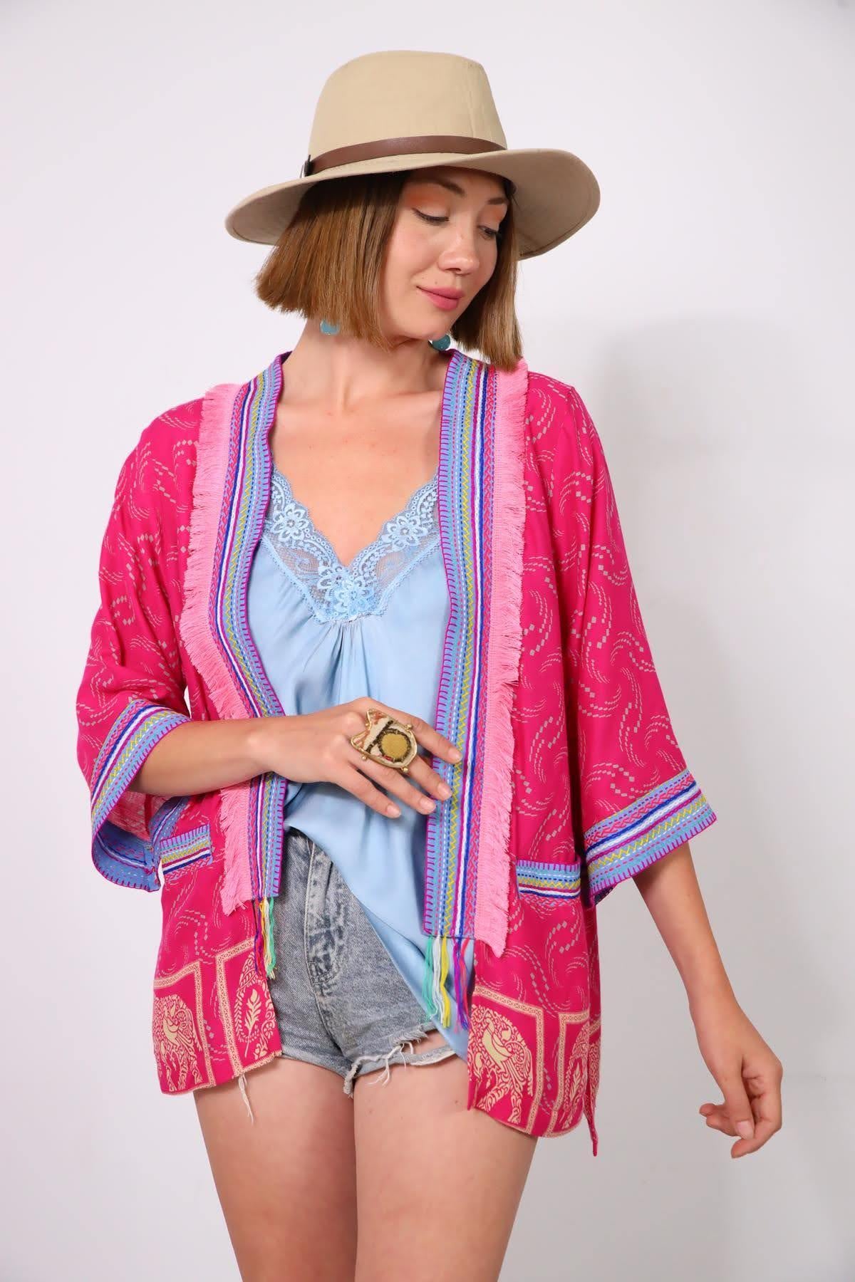 Pembe Yakası Püsküllü İşlemeli Otantik Kısa Kaftan - Şaman Butik Pembe Yakası Püsküllü İşlemeli Otantik Kısa Kaftan