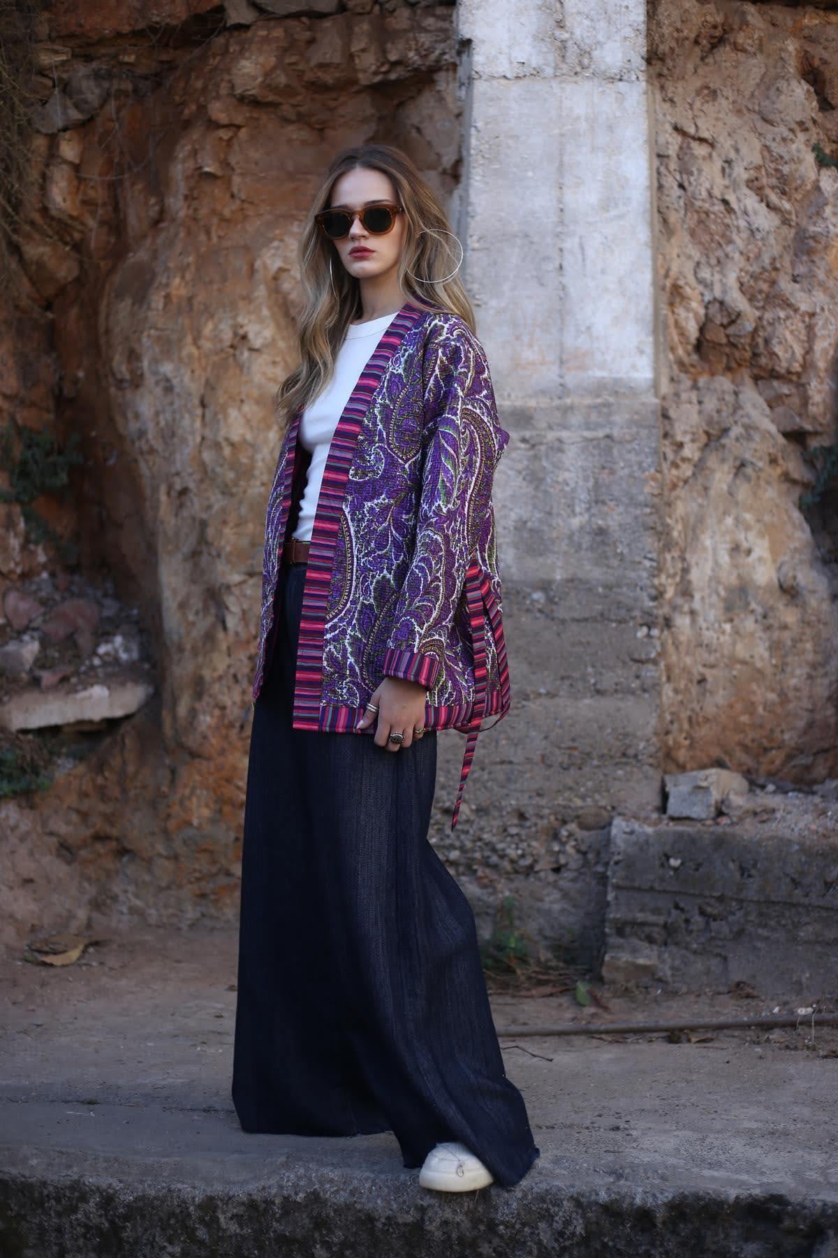 Mor Desenli Garnili Kapitone Ceket