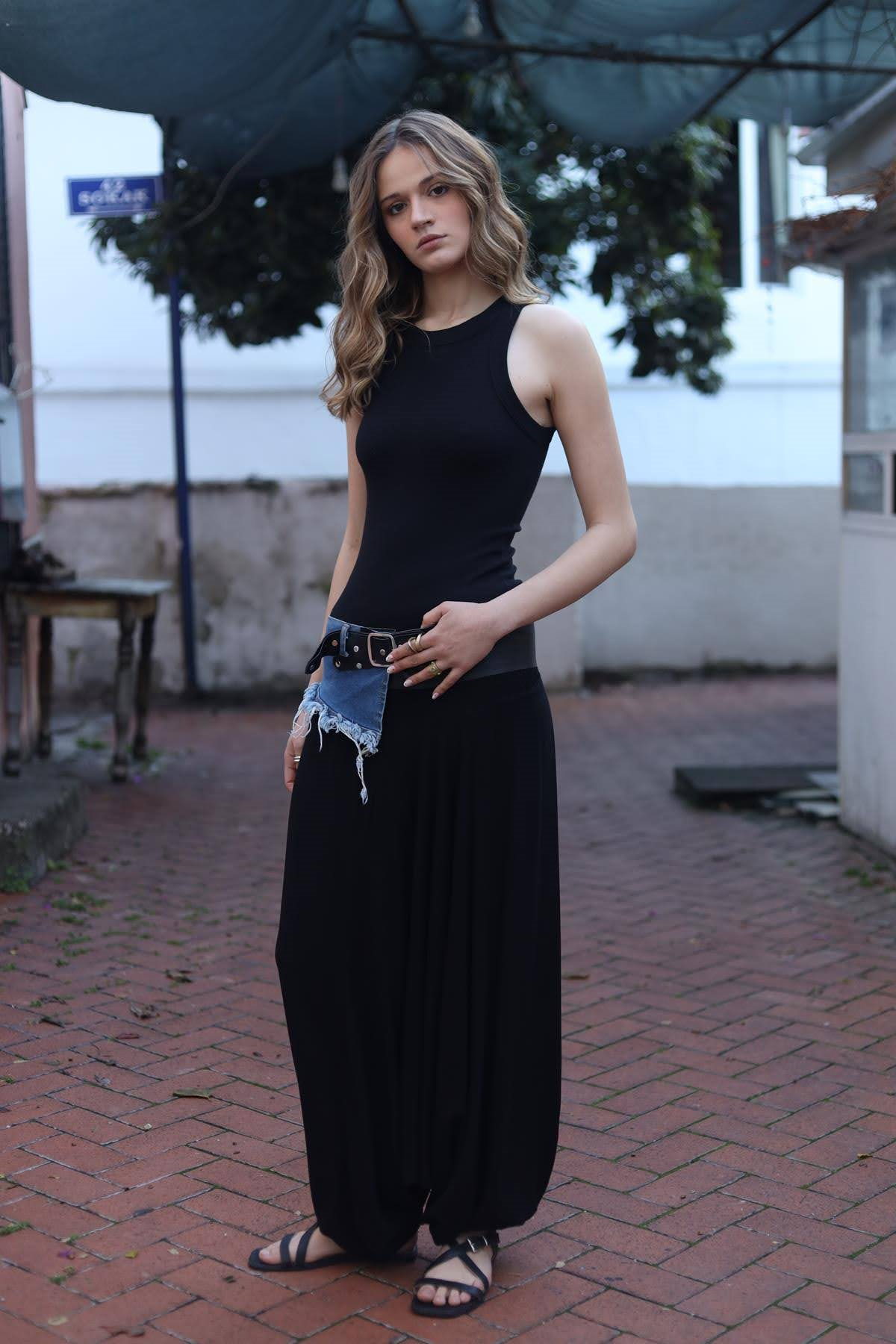 Siyah Beli Gipeli Paçası Lastikli Şalvar