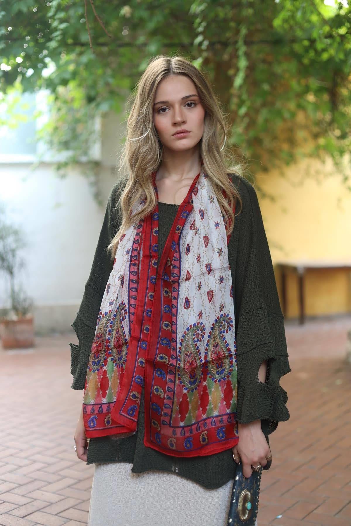 Kırmızı Desenli İpek Şal