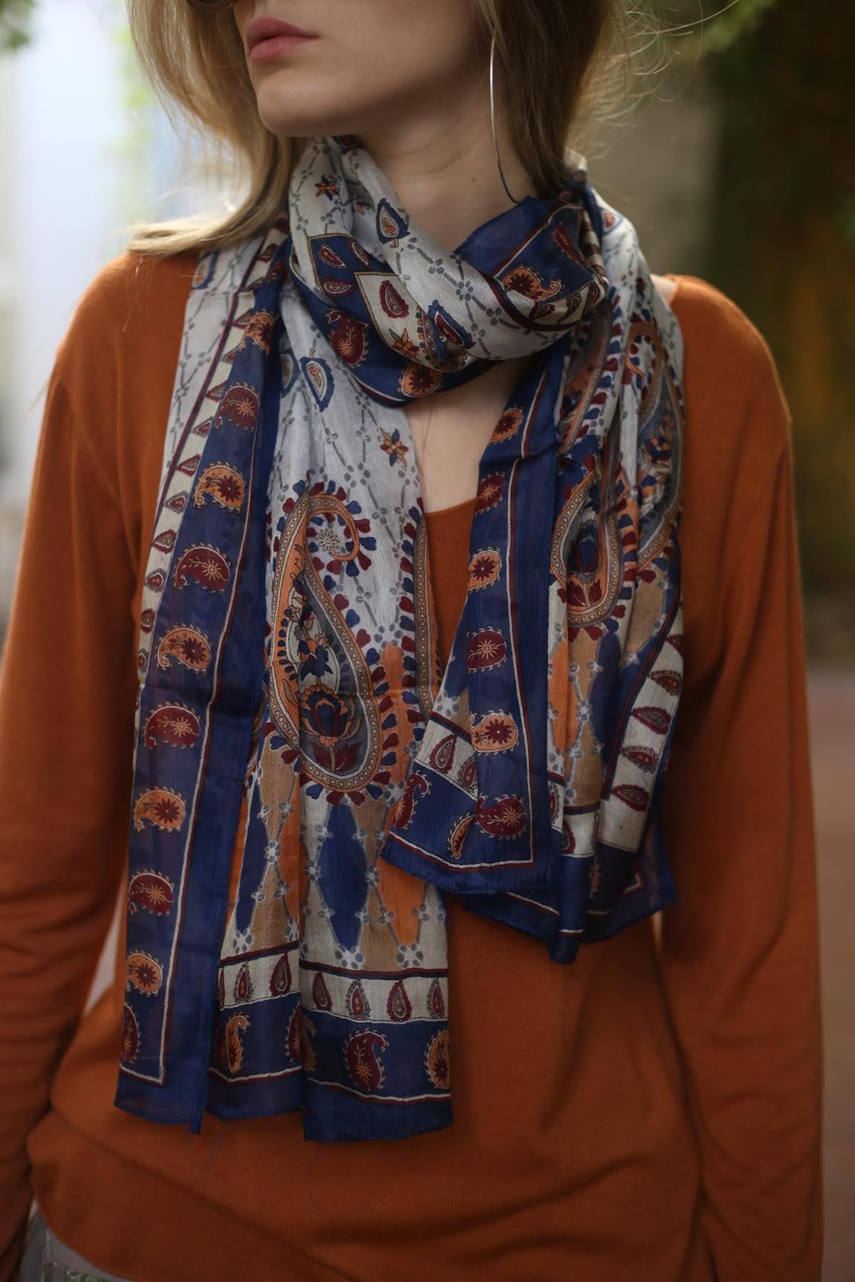 Lacivert Desenli İpek Şal