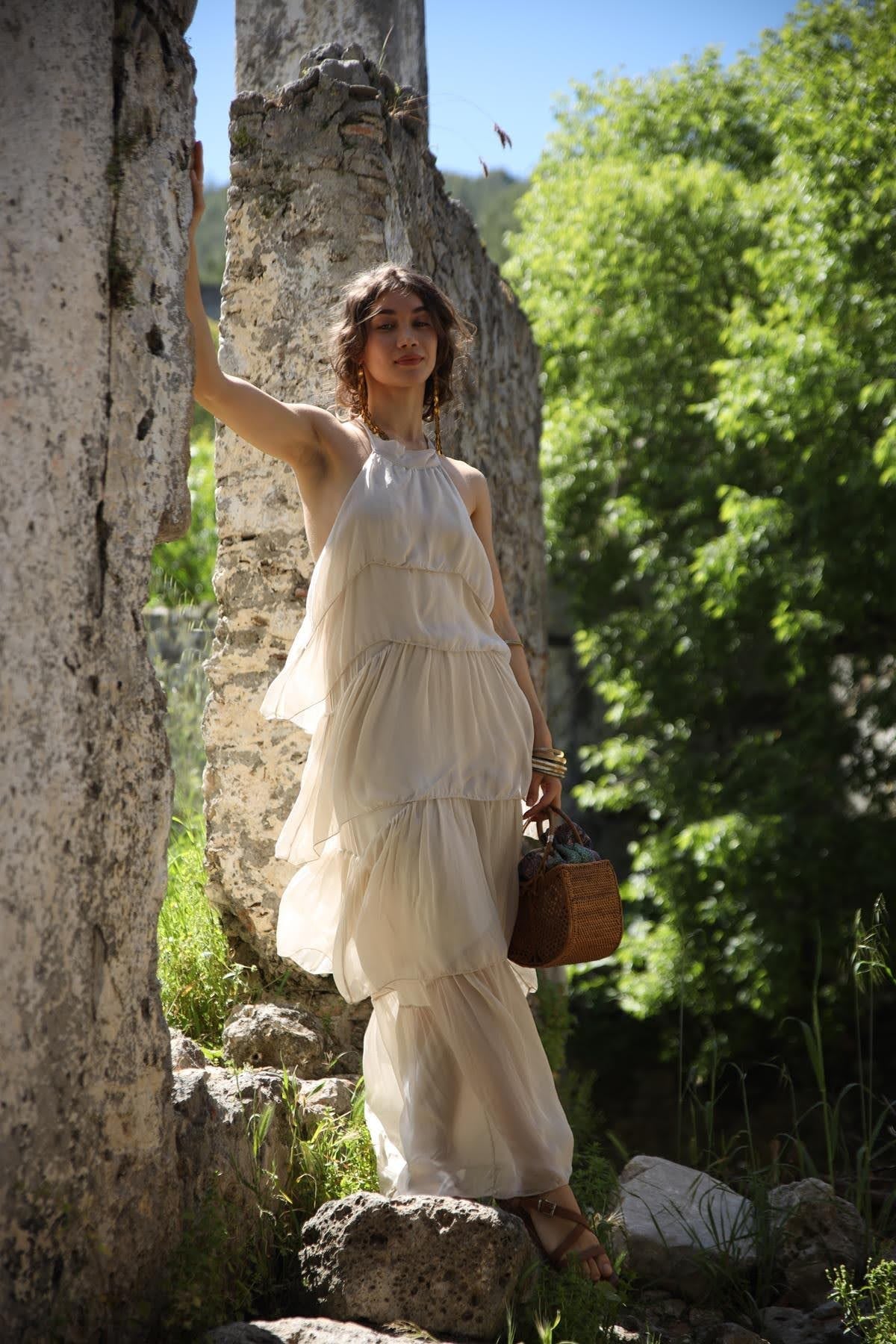 Krem Rengi Halter Yaka Kat Kat İpek Elbise