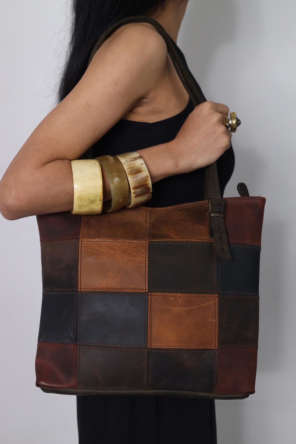 Haki Kemer Askılı Deri Parçalı Çanta