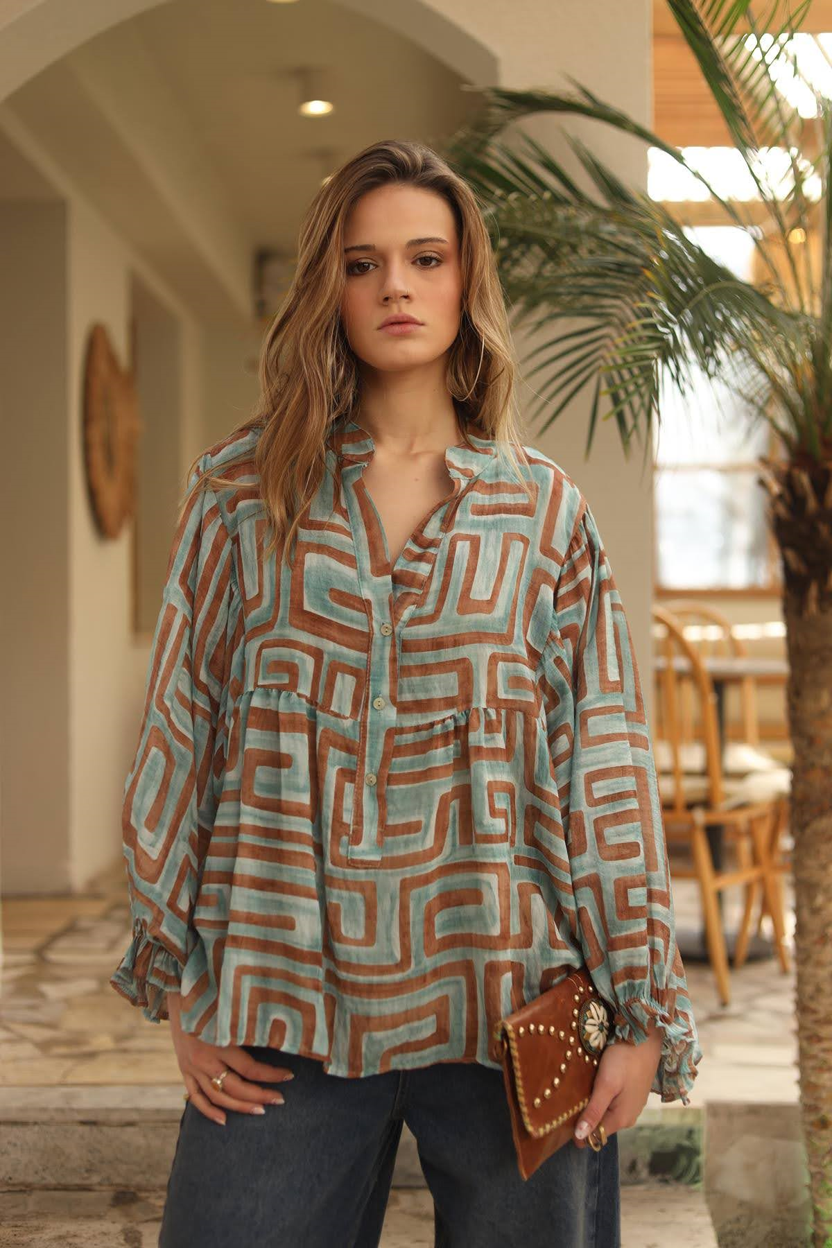 Mint Yeşili Desenli Yarasa Kol Düğmeli Bluz