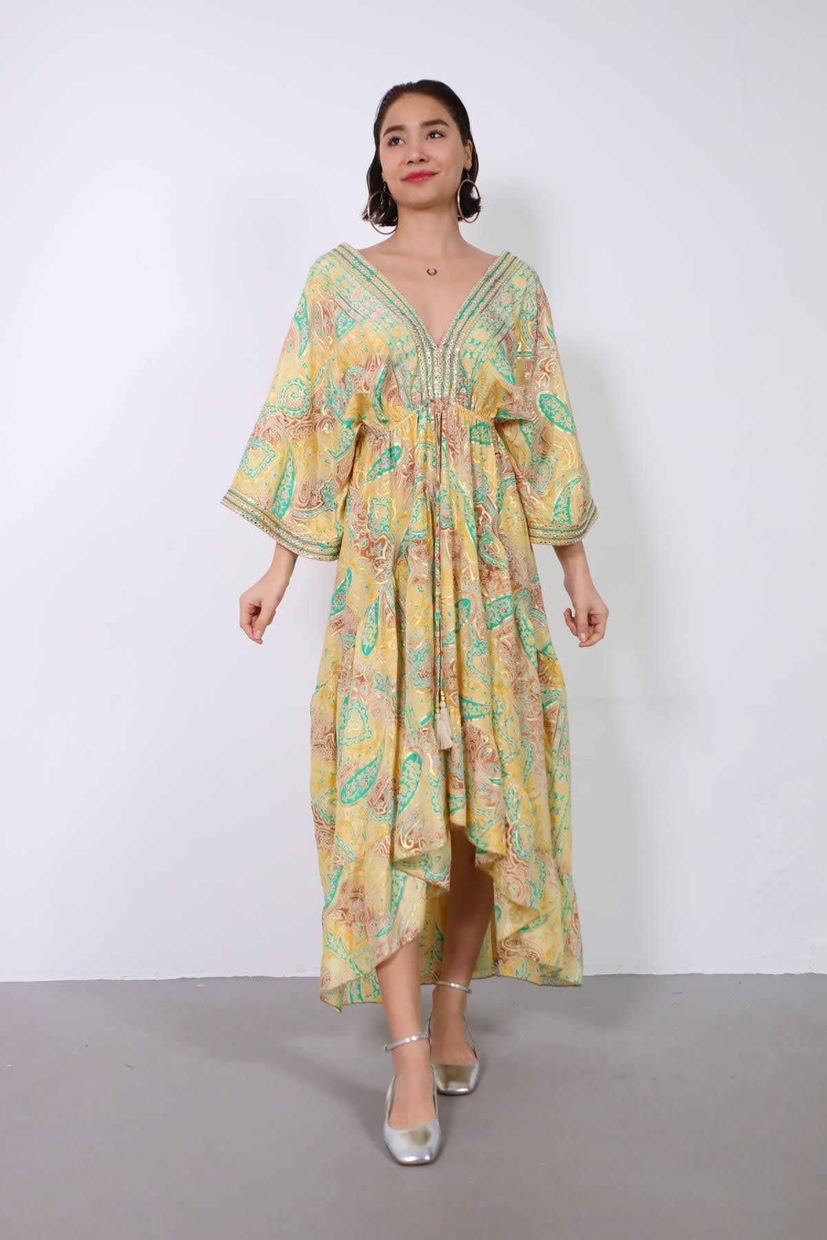 Sarı Püsküllü V Yaka Otantik Desenli İpek Elbise - Şaman Butik Sarı Püsküllü V Yaka Otantik Desenli İpek Elbise